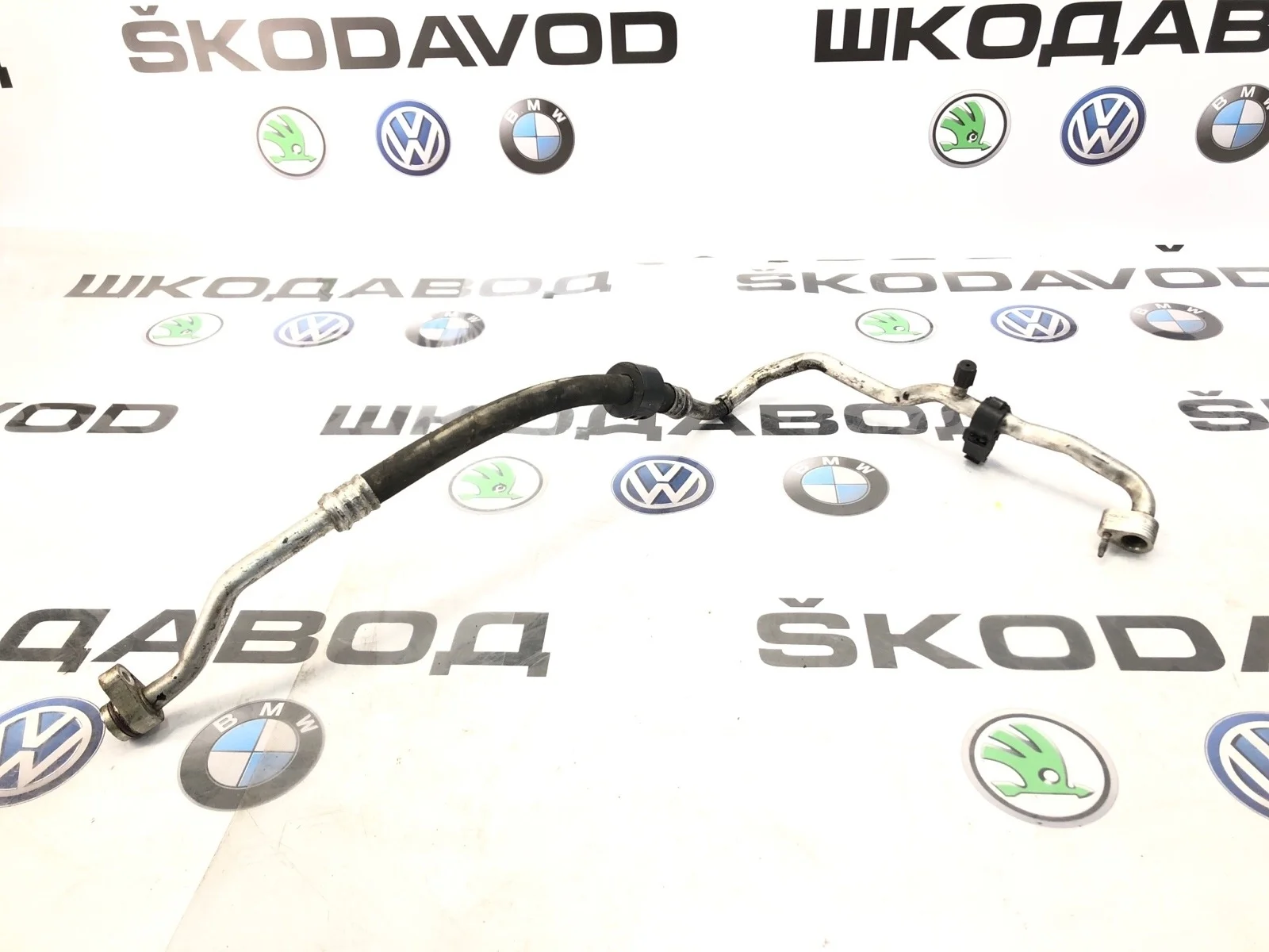 Трубка кондиционера толстая Skoda Octavia RS 2014 5Q0820743G A7 (5E)