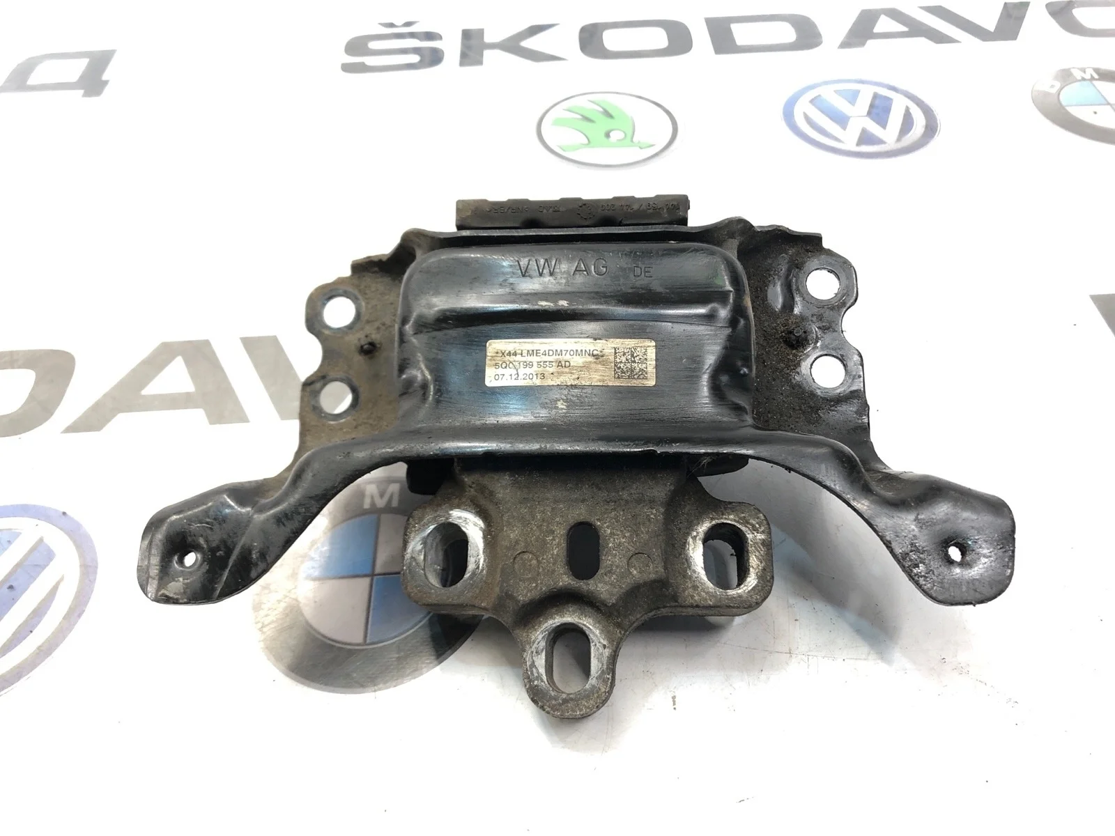 Опора МКПП Skoda Octavia RS 2014 5Q0199555AD A7 (5E)