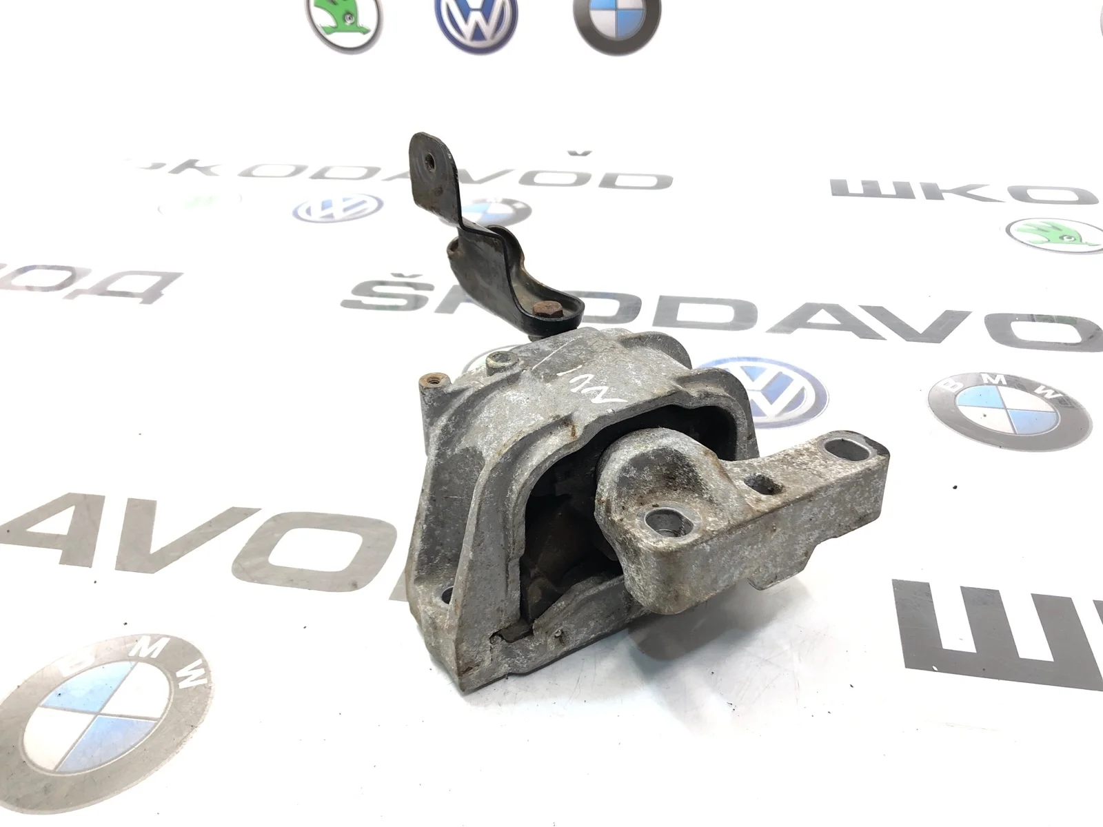 Опора двигателя Skoda Octavia 2011 1K0199262AL A5 (1Z) 1.6 BSE, правая