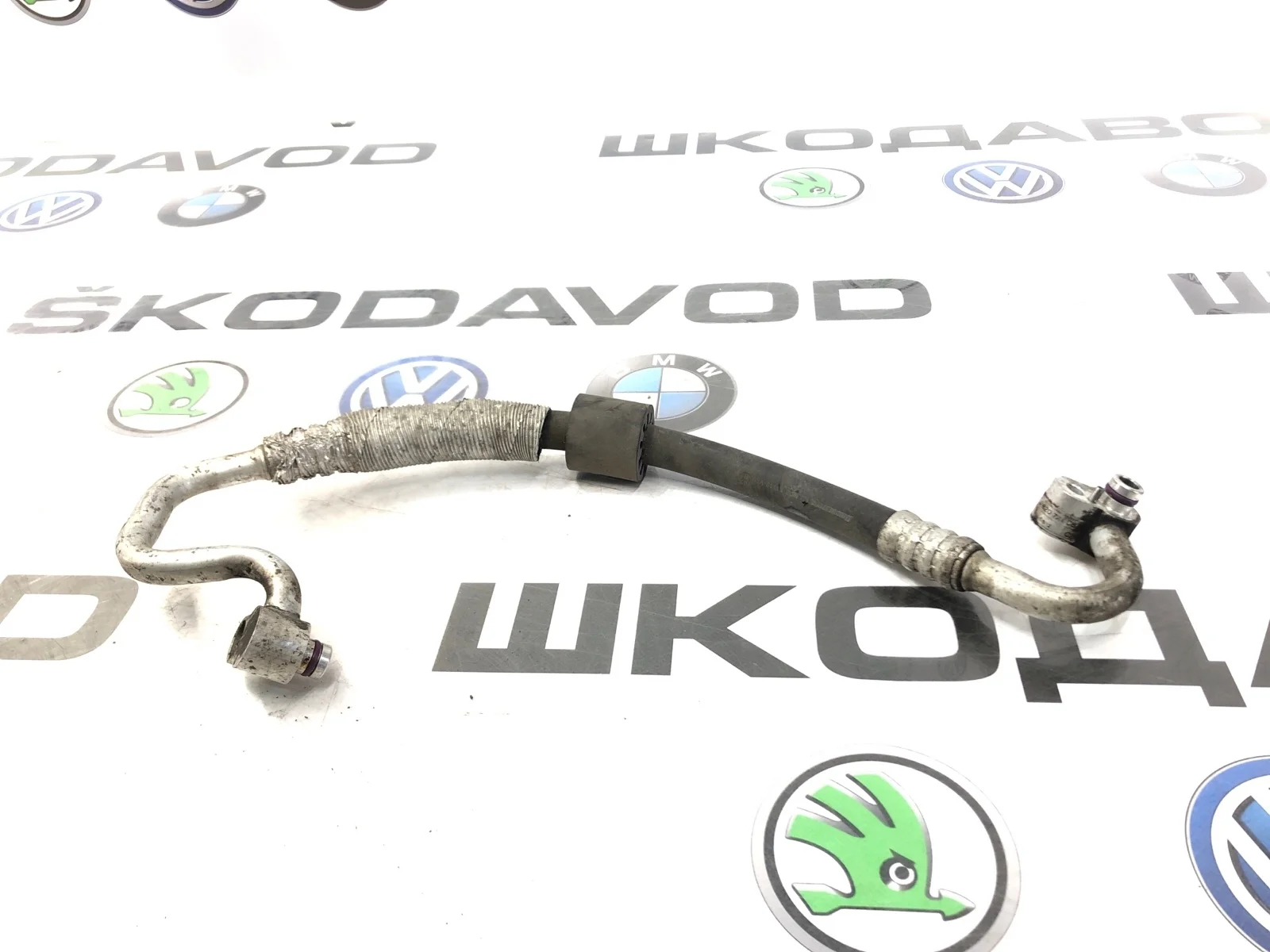 Шланг кондиционера короткий Skoda Octavia 2012 1K0820721CB A5 (1Z) 1.2 CBZB