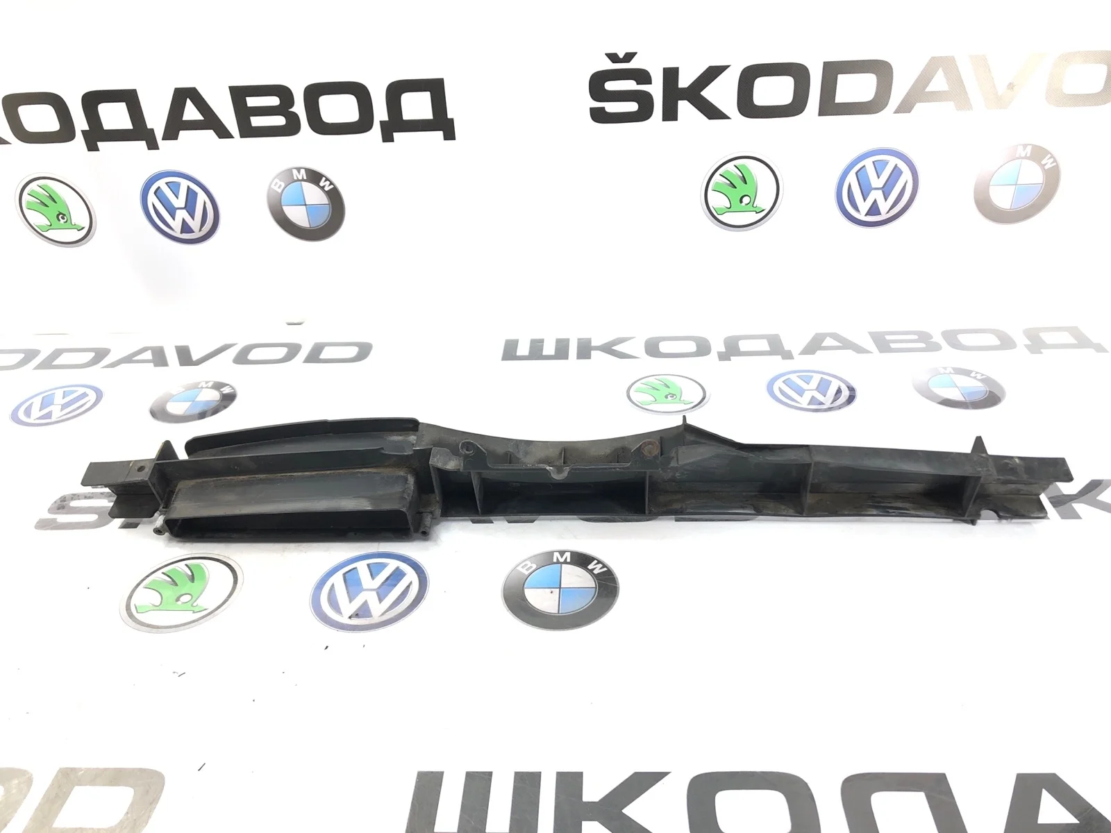 Воздухозаборник Skoda Octavia 2011 1Z0121285D A5 (1Z) 1.6 BSE