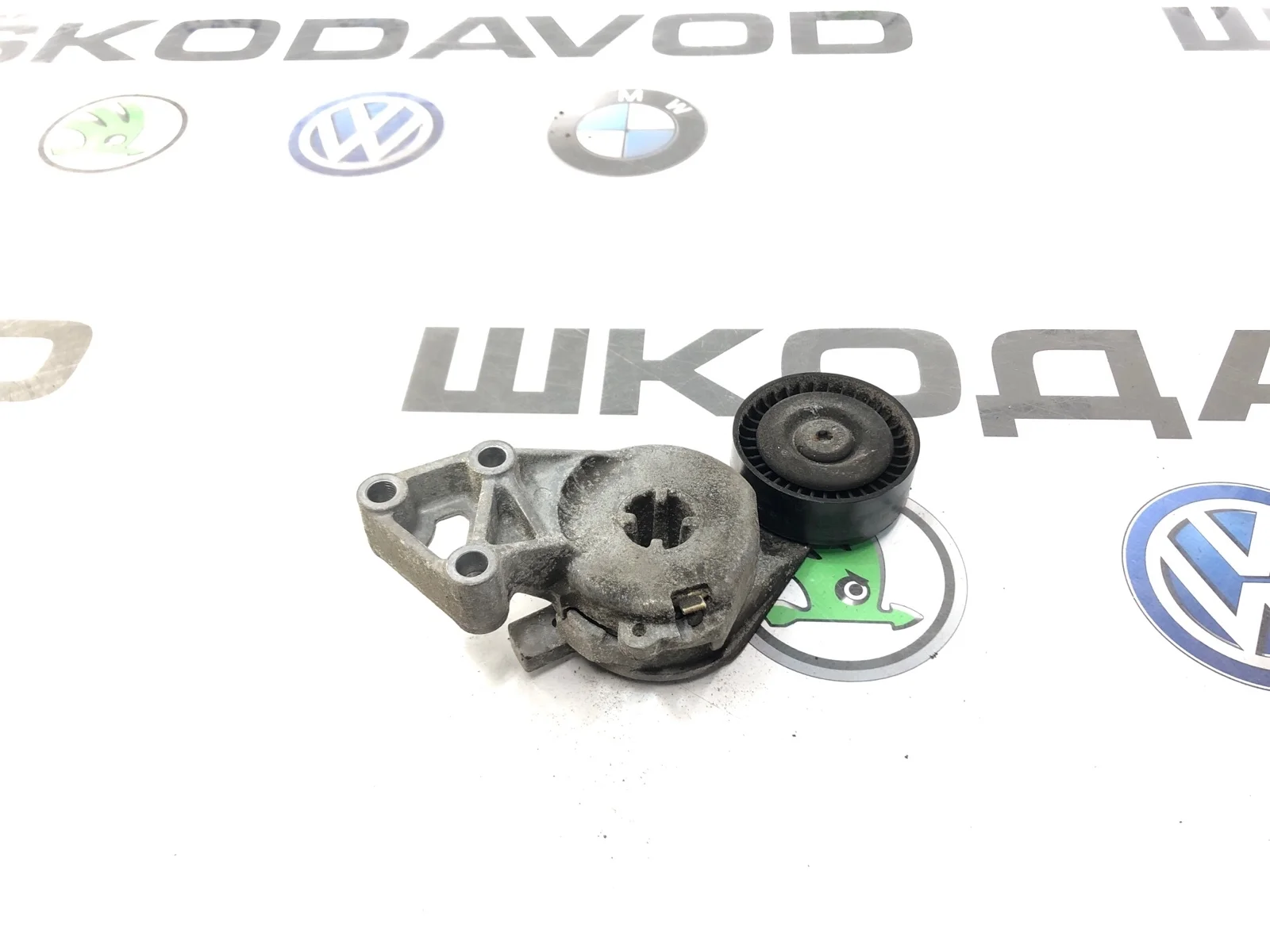 Ролик натяжной ремня генератора Skoda Octavia 2011 06A903315F A5 (1Z) 1.6 BSE