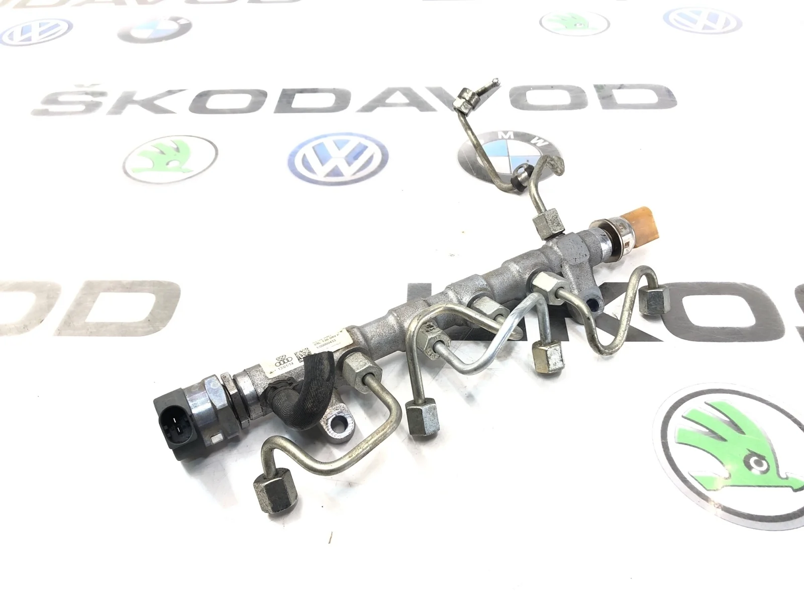 Топливная рампа Skoda Yeti 2014 03L130089P 5L 2.0 CFJA