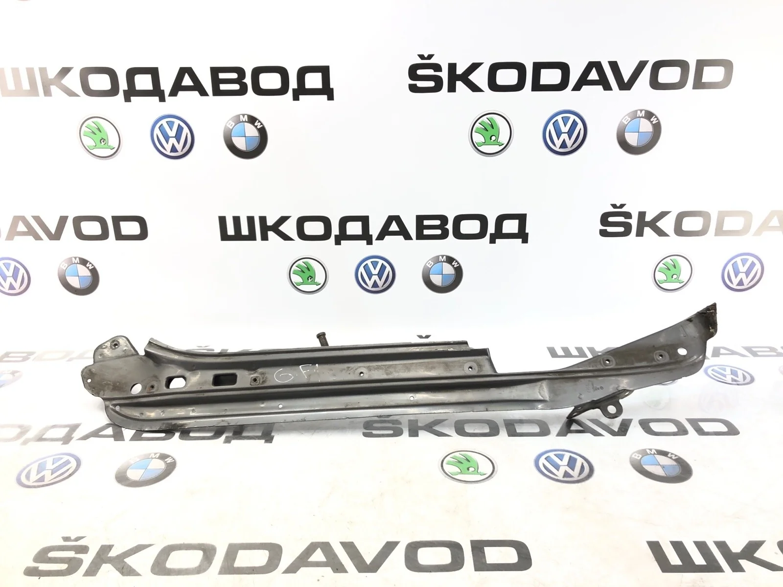 Кронштейн крыла Volkswagen Touareg 2007 7L6805157L 1 GP РЕСТАЙЛИНГ 3.0 BKS, передний левый