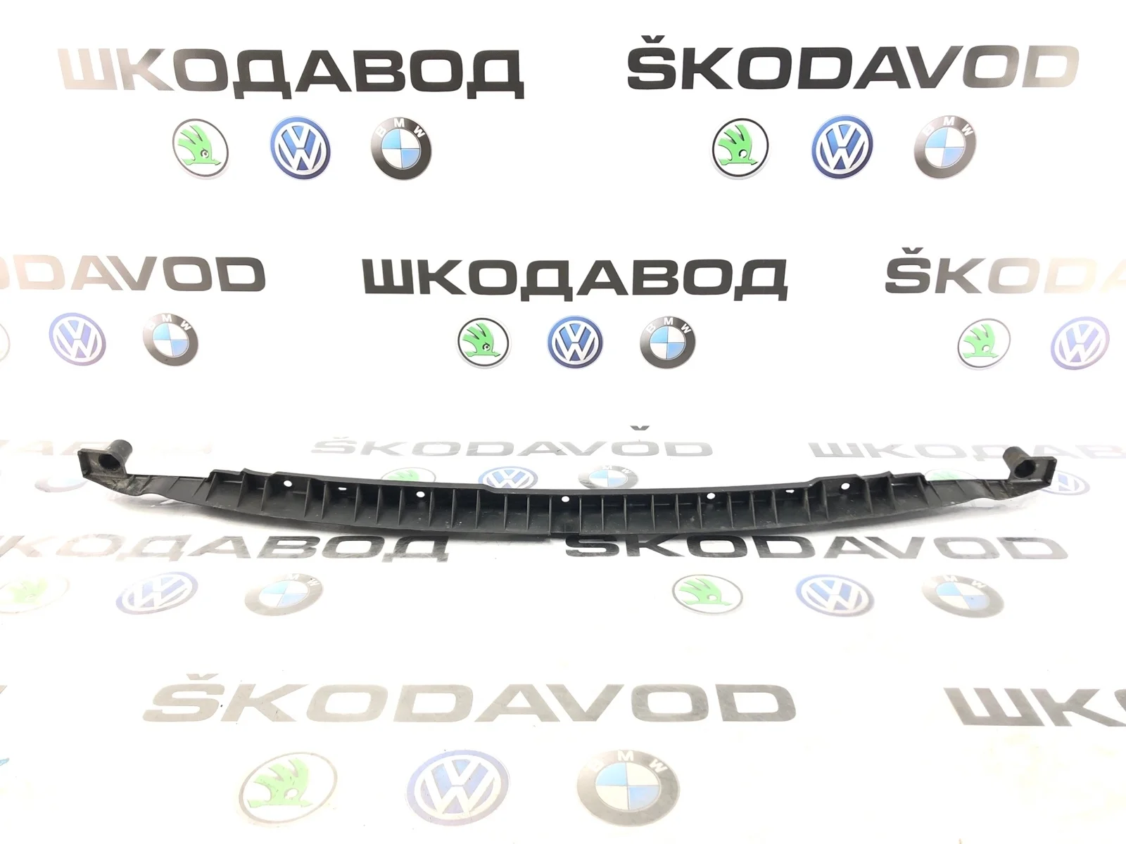 Направляющая бампера Volkswagen Touareg 2007 7L6807863B 1 GP РЕСТАЙЛИНГ 3.0 BKS