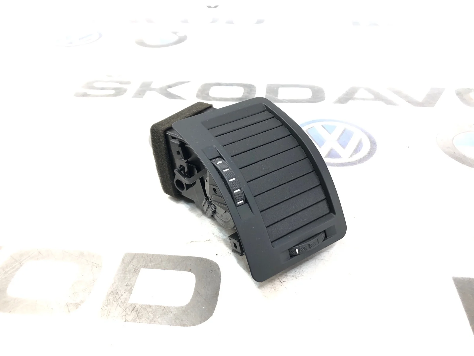 Воздуховод торпеды Skoda Octavia RS 2010 1Z0819702A9B9 A5 (1Z) 2.0 CCZA, правый