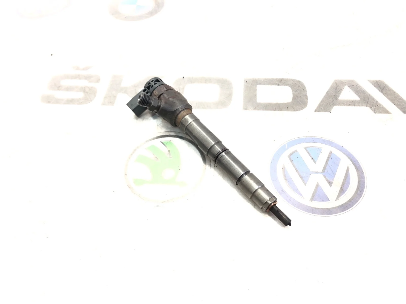 Топливная форсунка Skoda Yeti 2014 03L130277Q 5L 2.0 CFHC