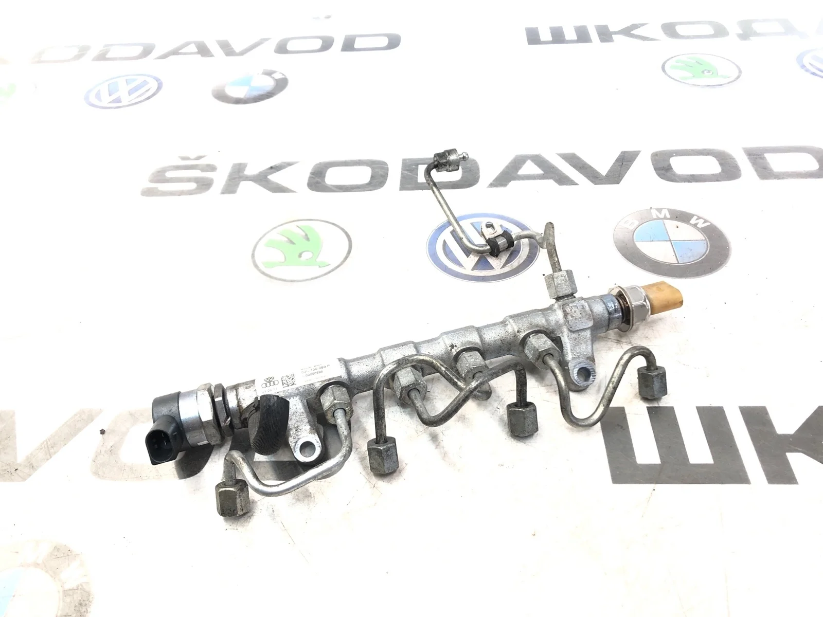 Топливная рампа Skoda Yeti 2014 03L130089P 5L 2.0 CFHC