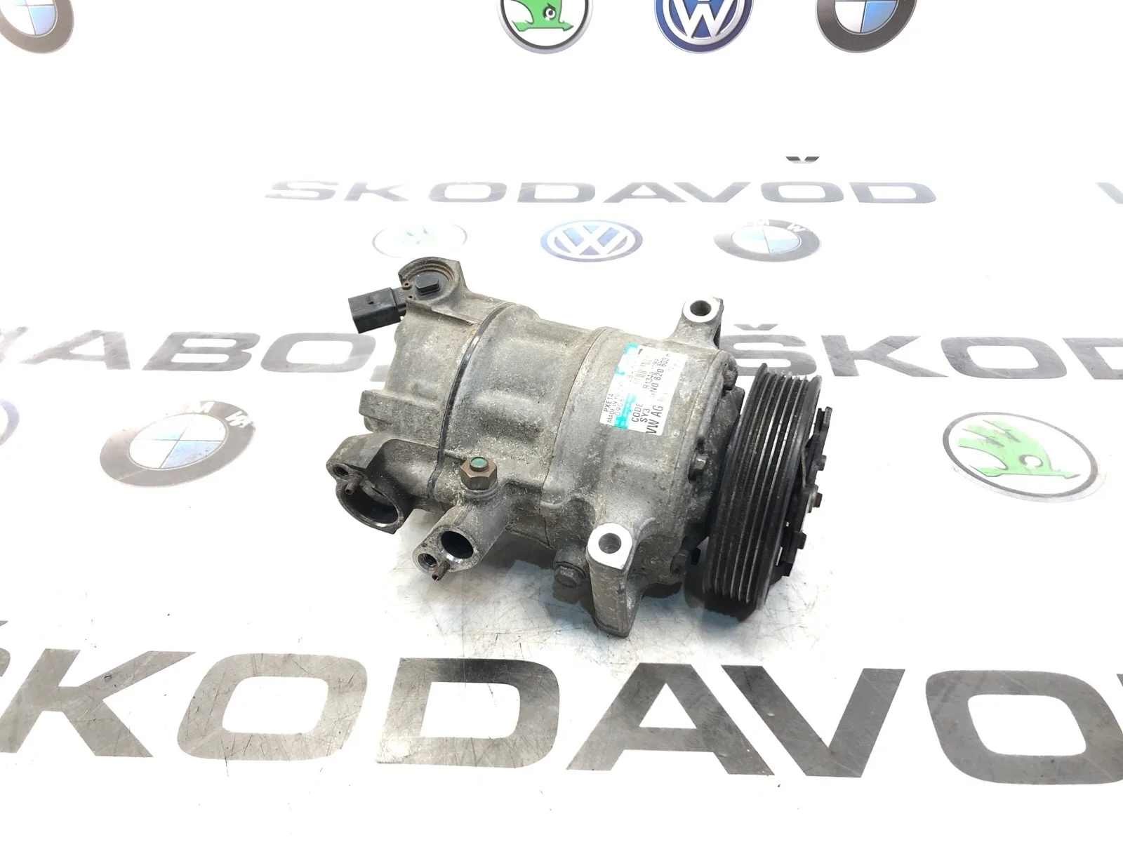 Компрессор кондиционера Skoda Yeti 2014 5N0820803H 5L 2.0 CFHC