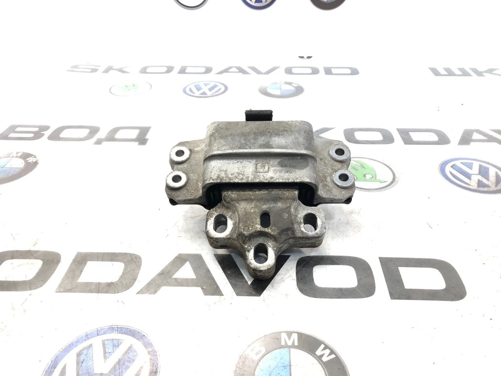 Опора КПП DSG6 Skoda Yeti 2014 1K0199555Q 5L 2.0 CFHC