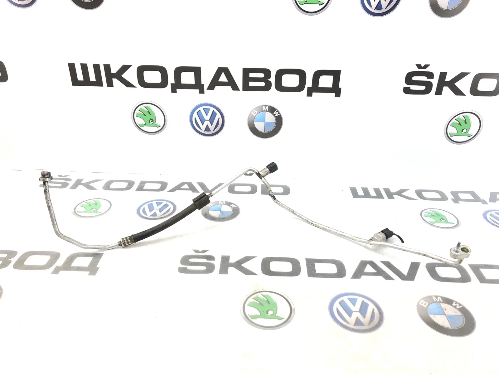 Трубка кондиционера тонкая с датчиком Skoda Octavia 2015 5Q0820741C A7 (5E) 2.0 CKFC