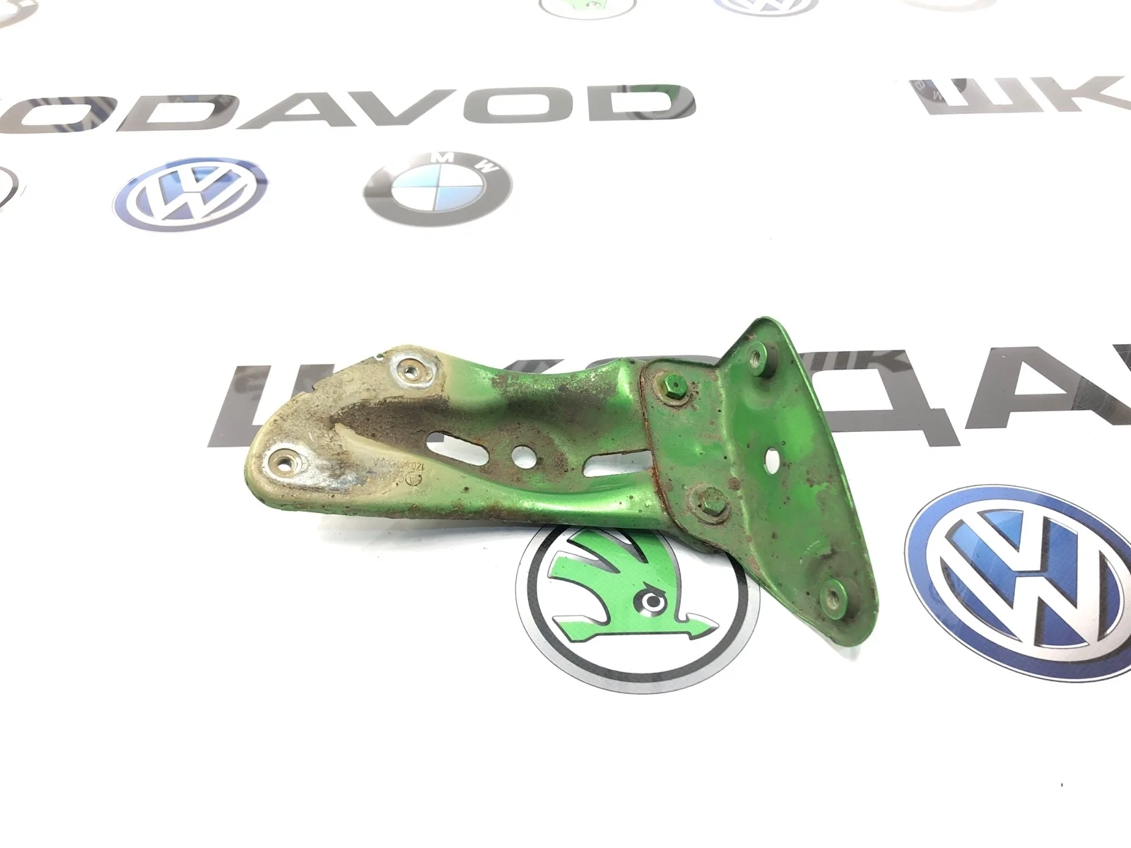 Кронштейн крыла Skoda Octavia RS 2012 1Z0810680D A5 (1Z) 2.0 CEGA, передний правый