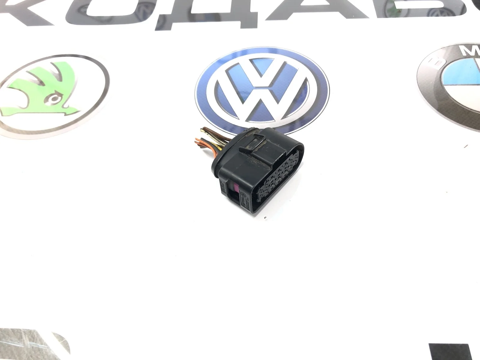 Разъем фары ксенон Skoda Octavia RS 2012 3C0973737 A5 (1Z) 2.0 CEGA