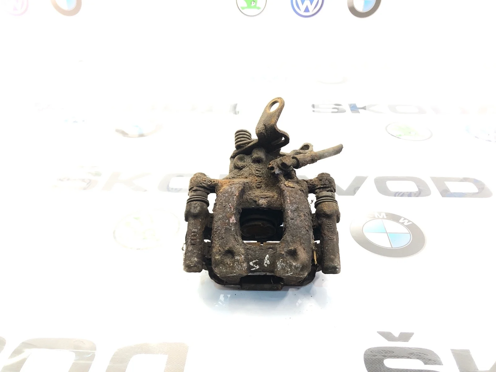 Суппорт тормозной Skoda Octavia 2011 5K0615423 A5 (1Z) 1.4 CAXA, задний левый