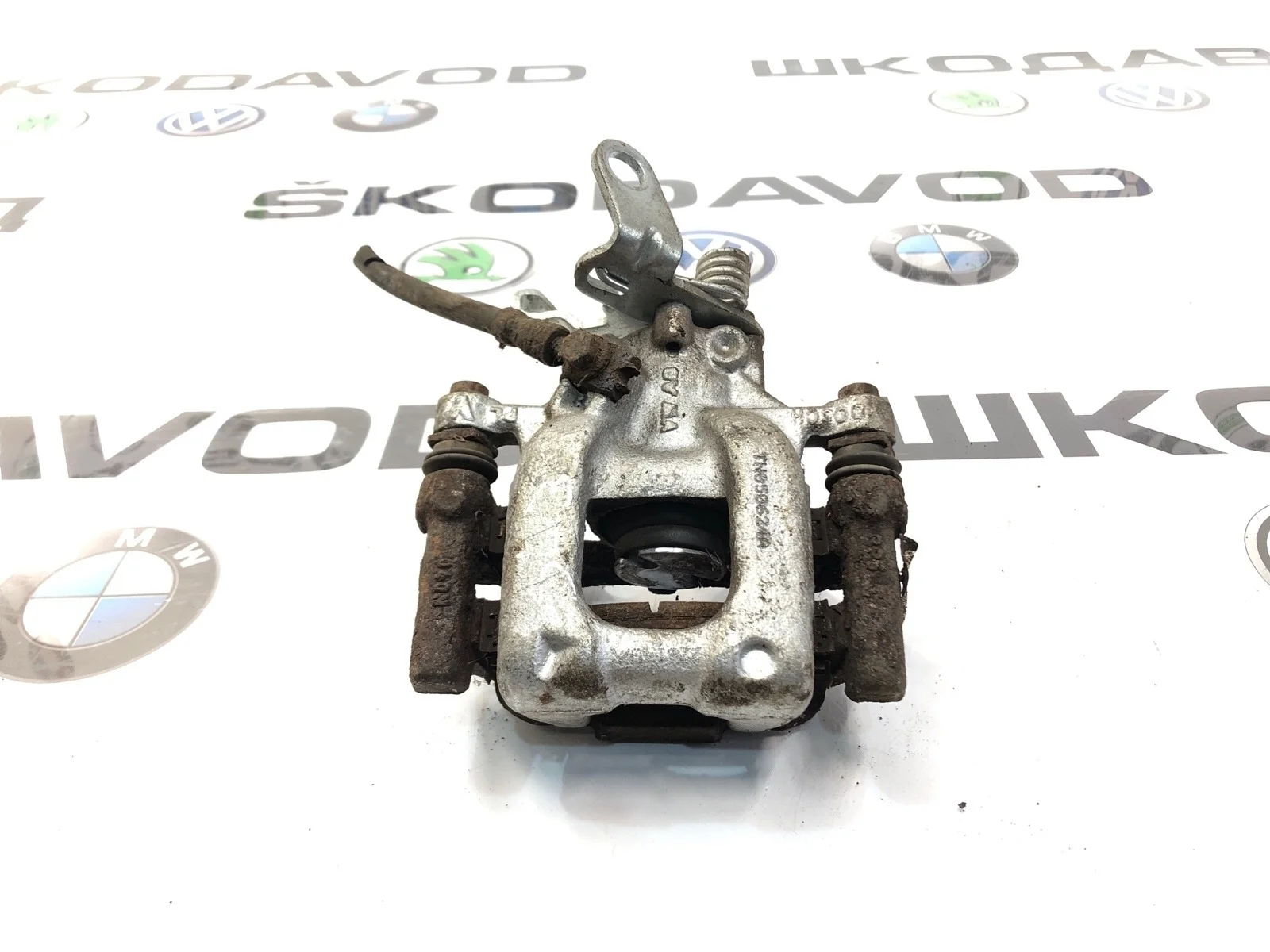 Суппорт тормозной Skoda Octavia 2011 5K0615424 A5 (1Z) 1.4 CAXA, задний правый