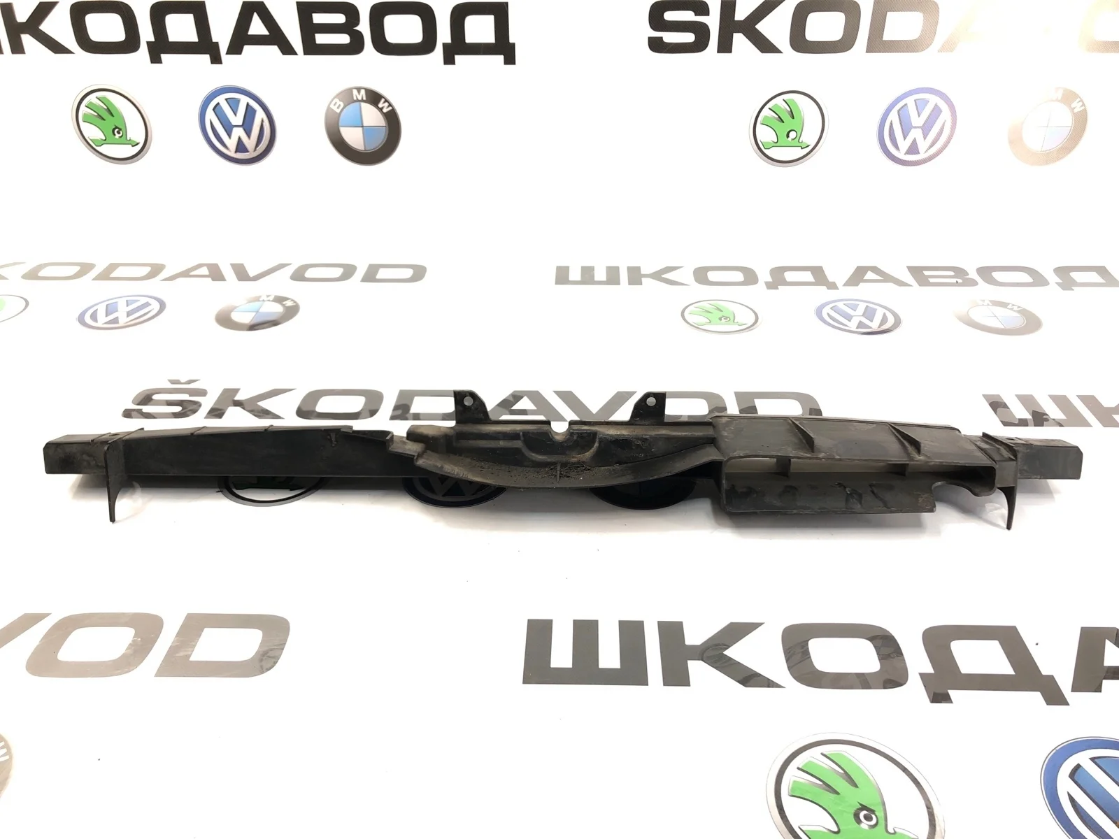 Воздухозаборник Skoda Octavia 2011 1Z0121285G A5 (1Z) 1.4 CAXA