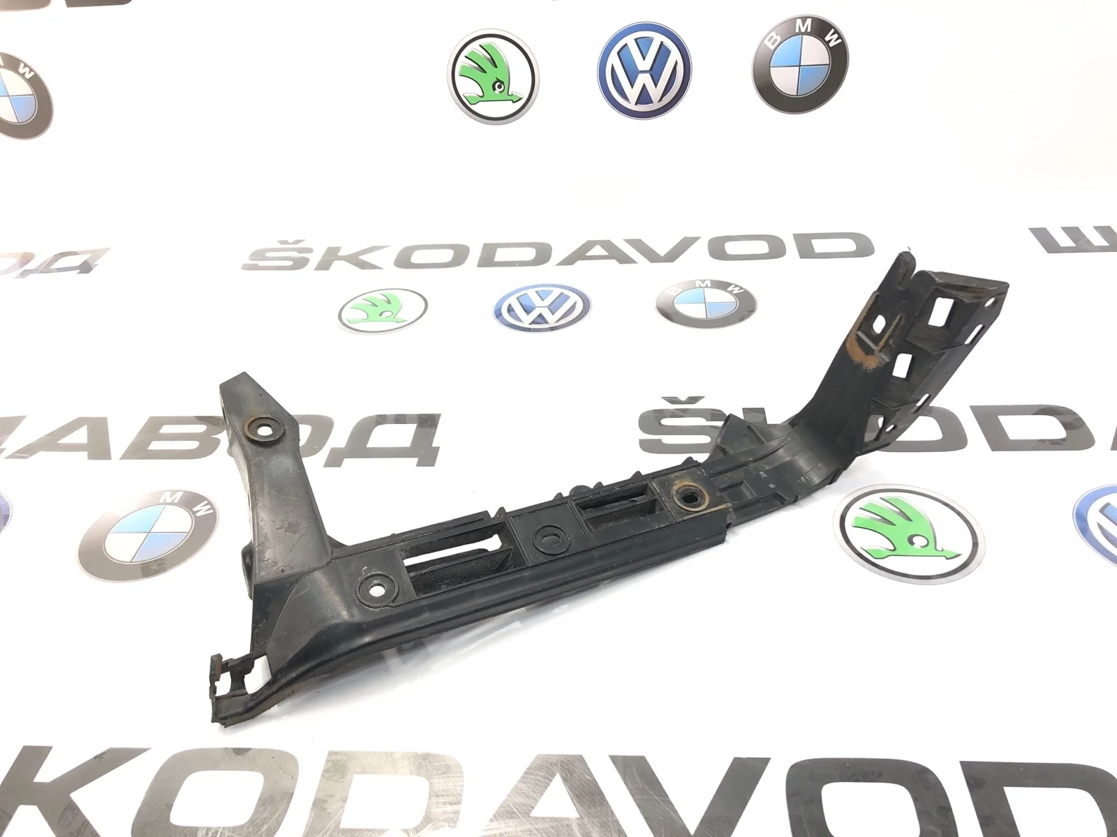 Кронштейн бампера Volkswagen Transporter 2006 7H0807393C T5 2.5 BNZ, задний левый