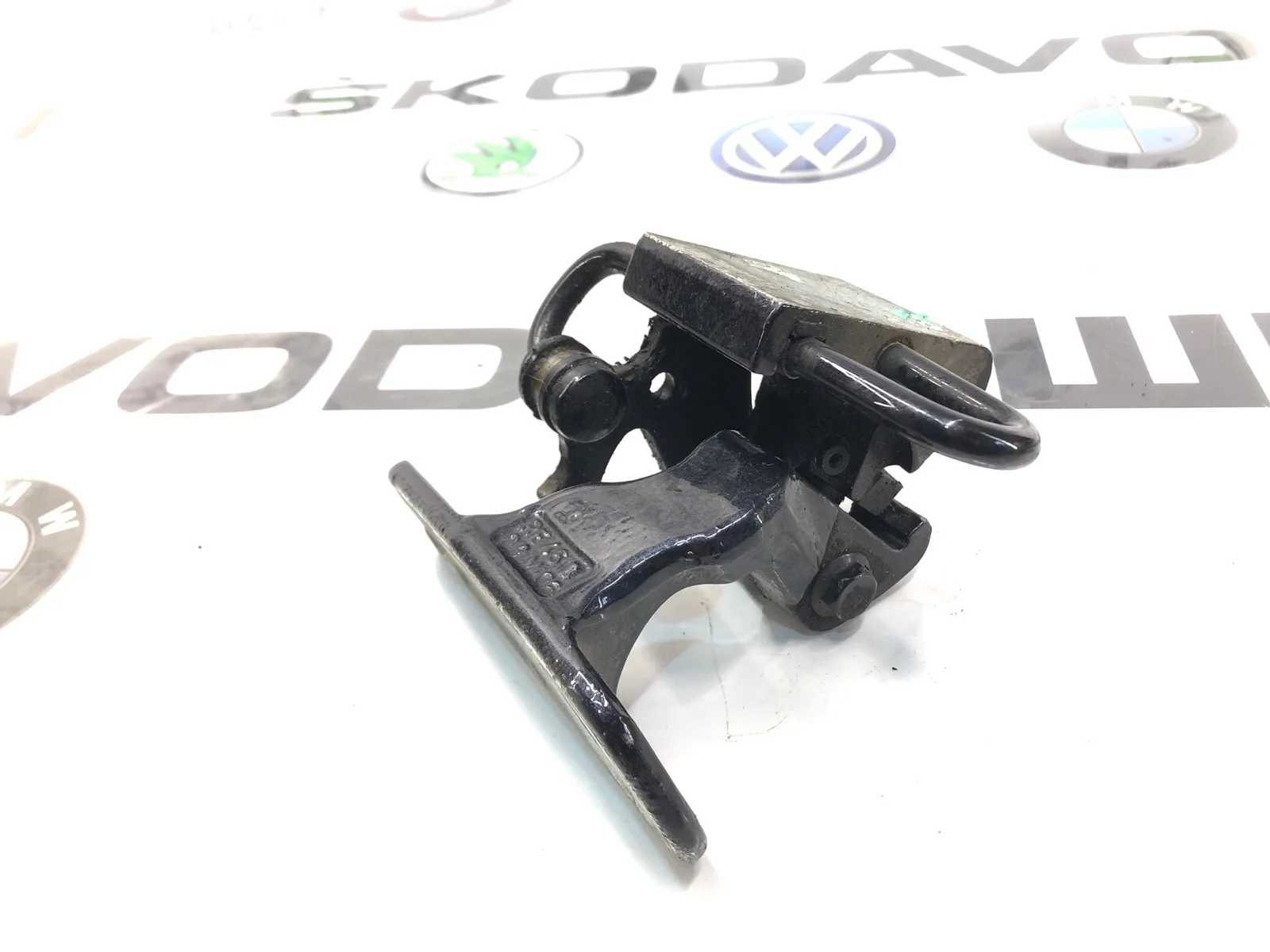 Петля двери Volkswagen Transporter 2006 7H0831412A T5 2.5 BNZ, передняя правая