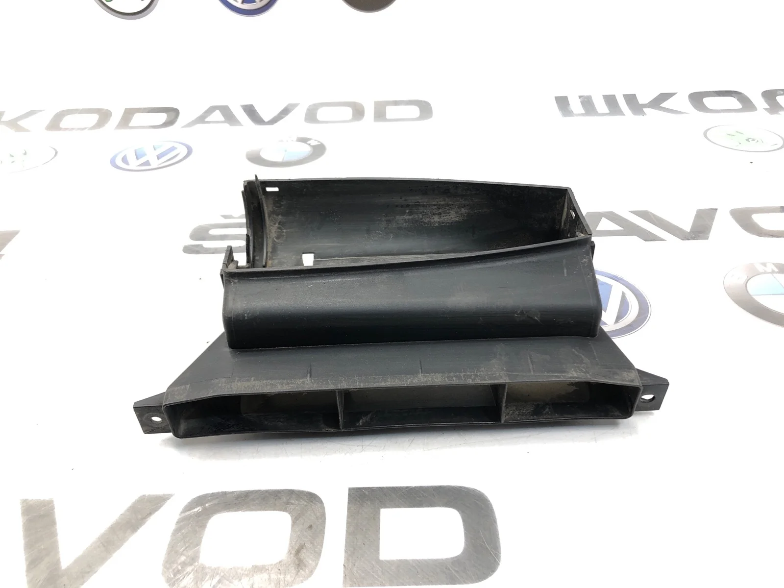 Воздухозаборник Volkswagen Passat CC 2012 3C0805971A 1.8 CDAB