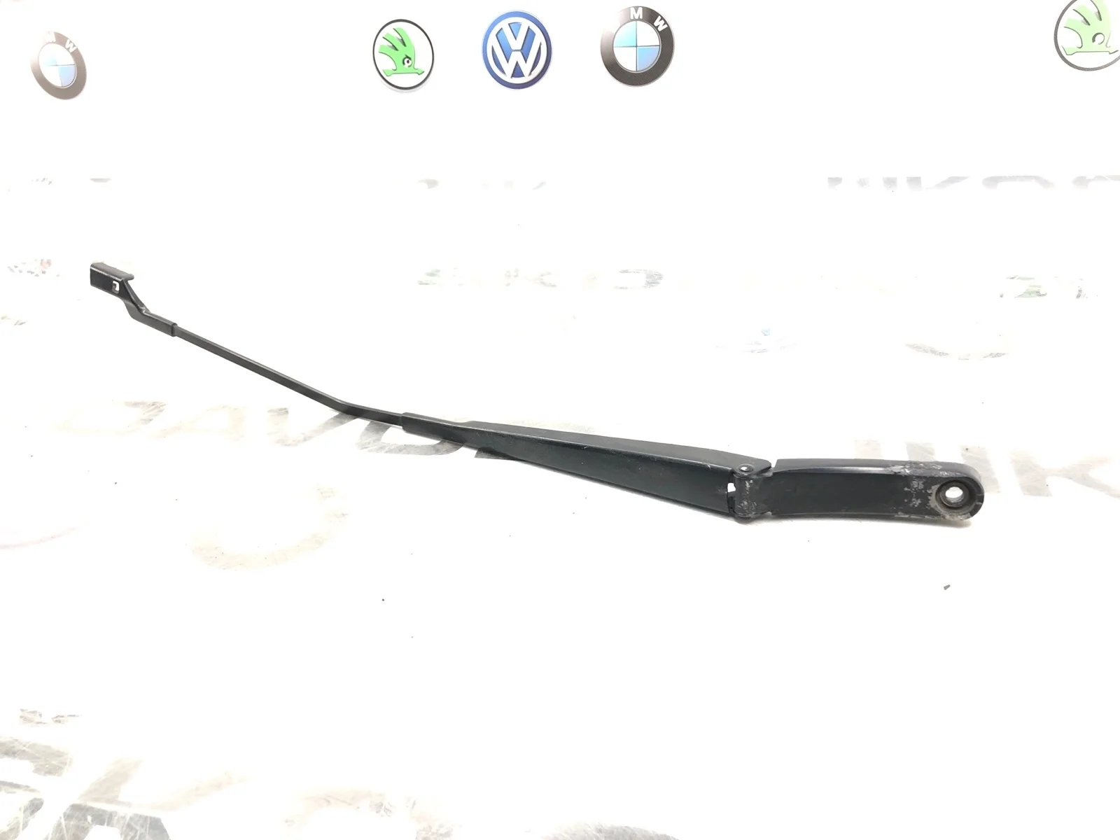 Поводок стеклоочистителя Volkswagen Passat CC 2012 3C8955410B 1.8 CDAB, правый