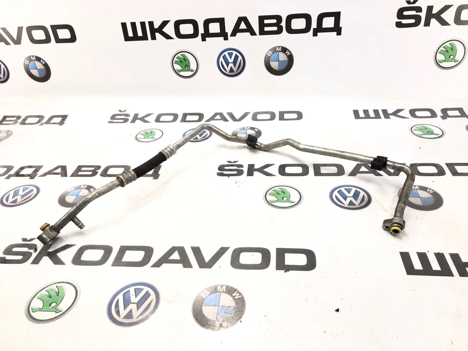 Трубка кондиционера толстая Volkswagen Transporter 2006 7H1820743K T5 2.5 BNZ