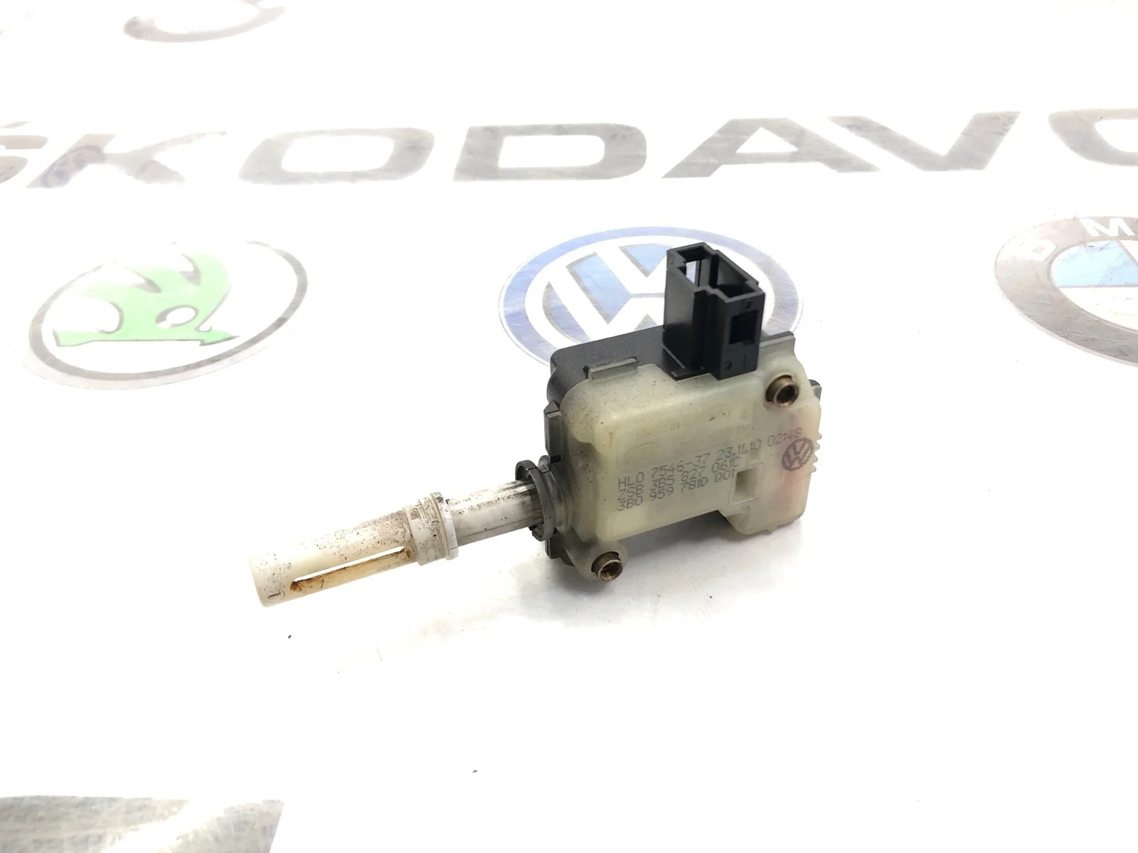 Активатор замка багажника Volkswagen Transporter T5 2010 3B5827061C T5