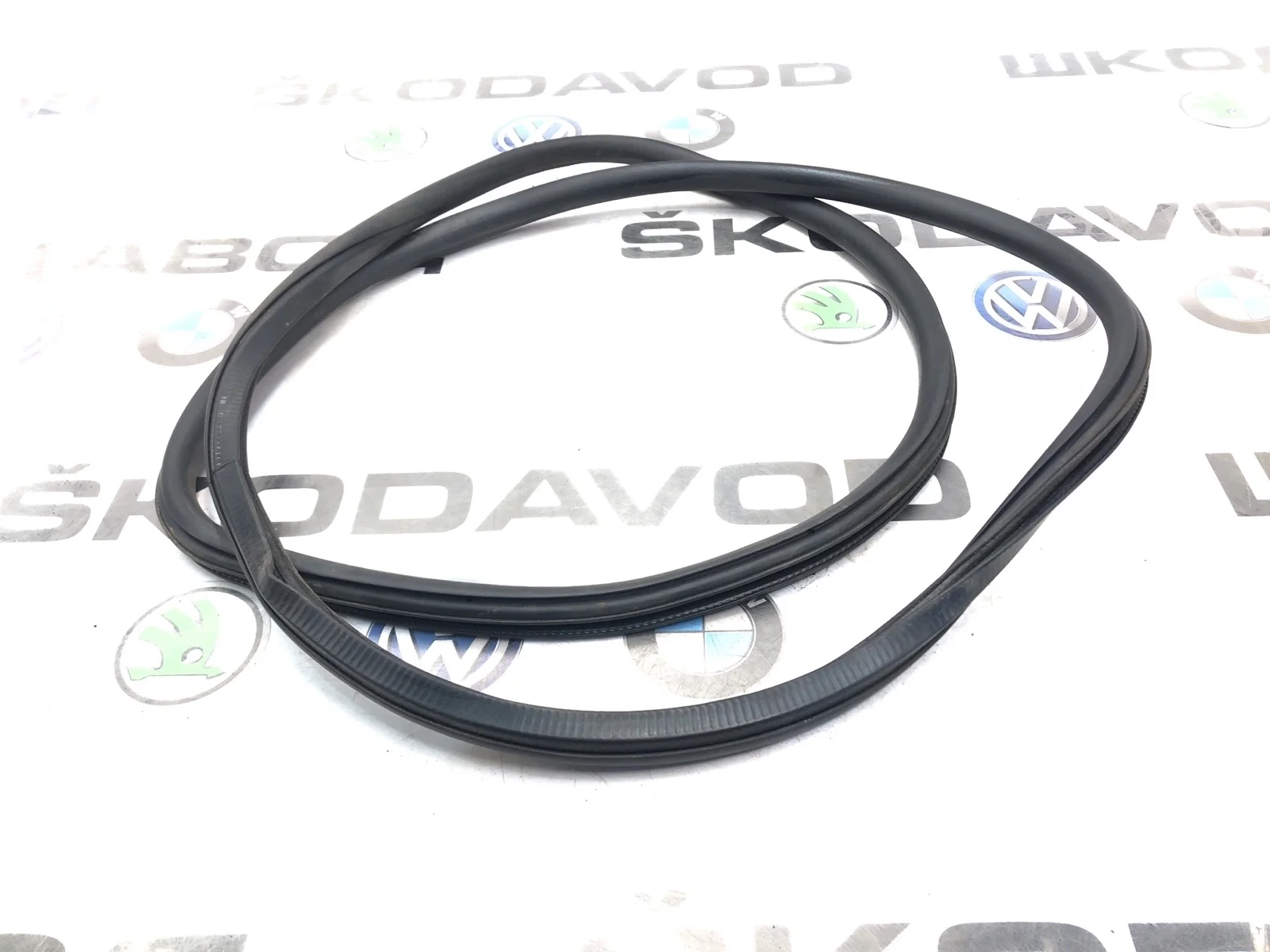 Уплотнитель проема двери Skoda Octavia RS 2010 1Z0867365H A5 (1Z) 2.0 CCZA, передний