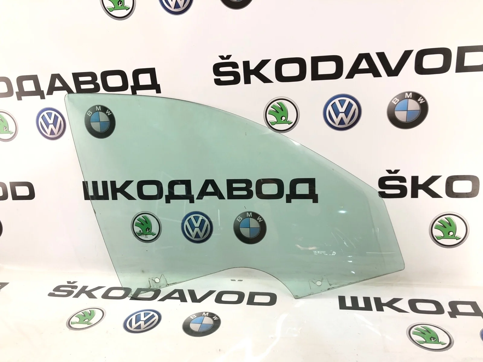 Стекло двери Skoda Octavia 2011 1Z0845202A A5 (1Z) 1.4 CAXA, переднее правое