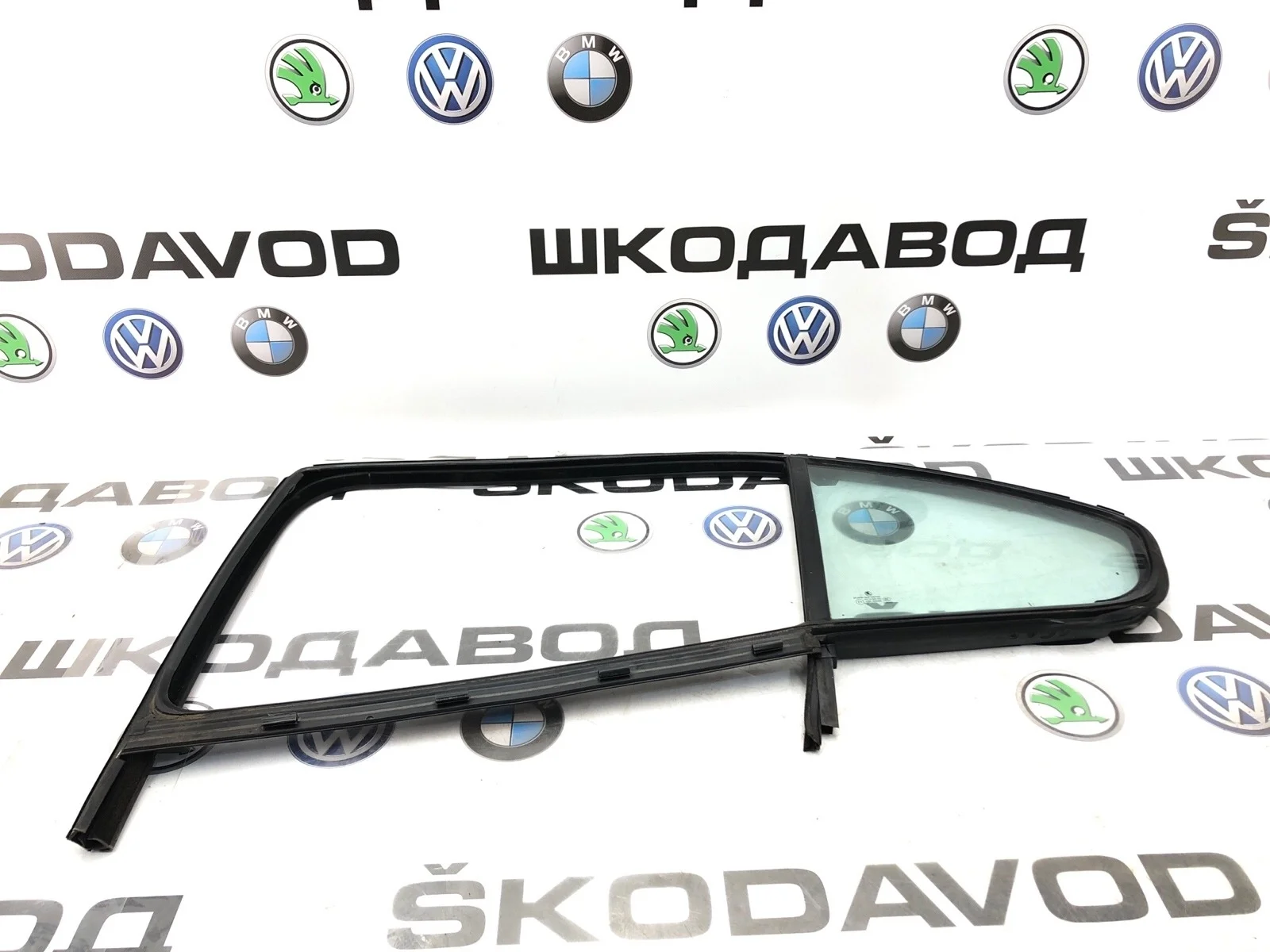 Форточка двери Skoda Octavia 2012 1Z5845209D A5 (1Z) 1.4 CAXA, задняя левая