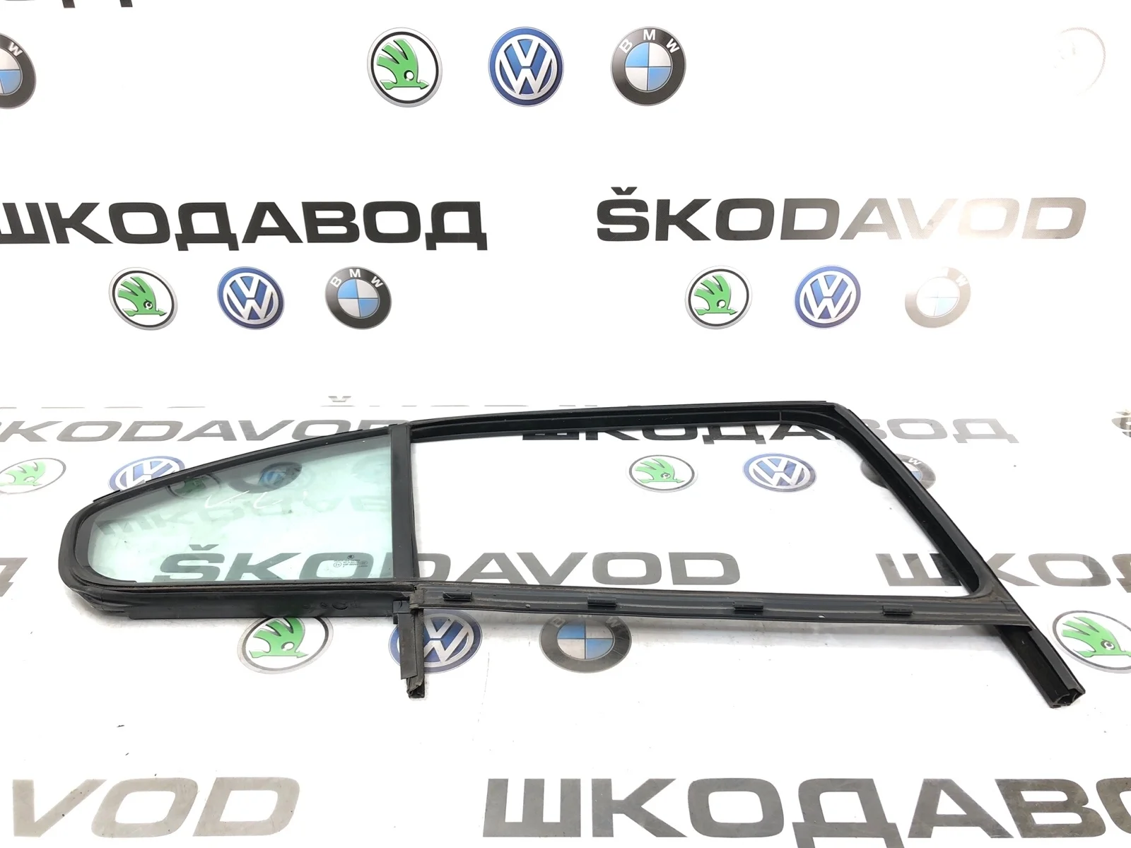 Форточка двери Skoda Octavia 2012 1Z5845210D A5 (1Z) 1.4 CAXA, задняя правая