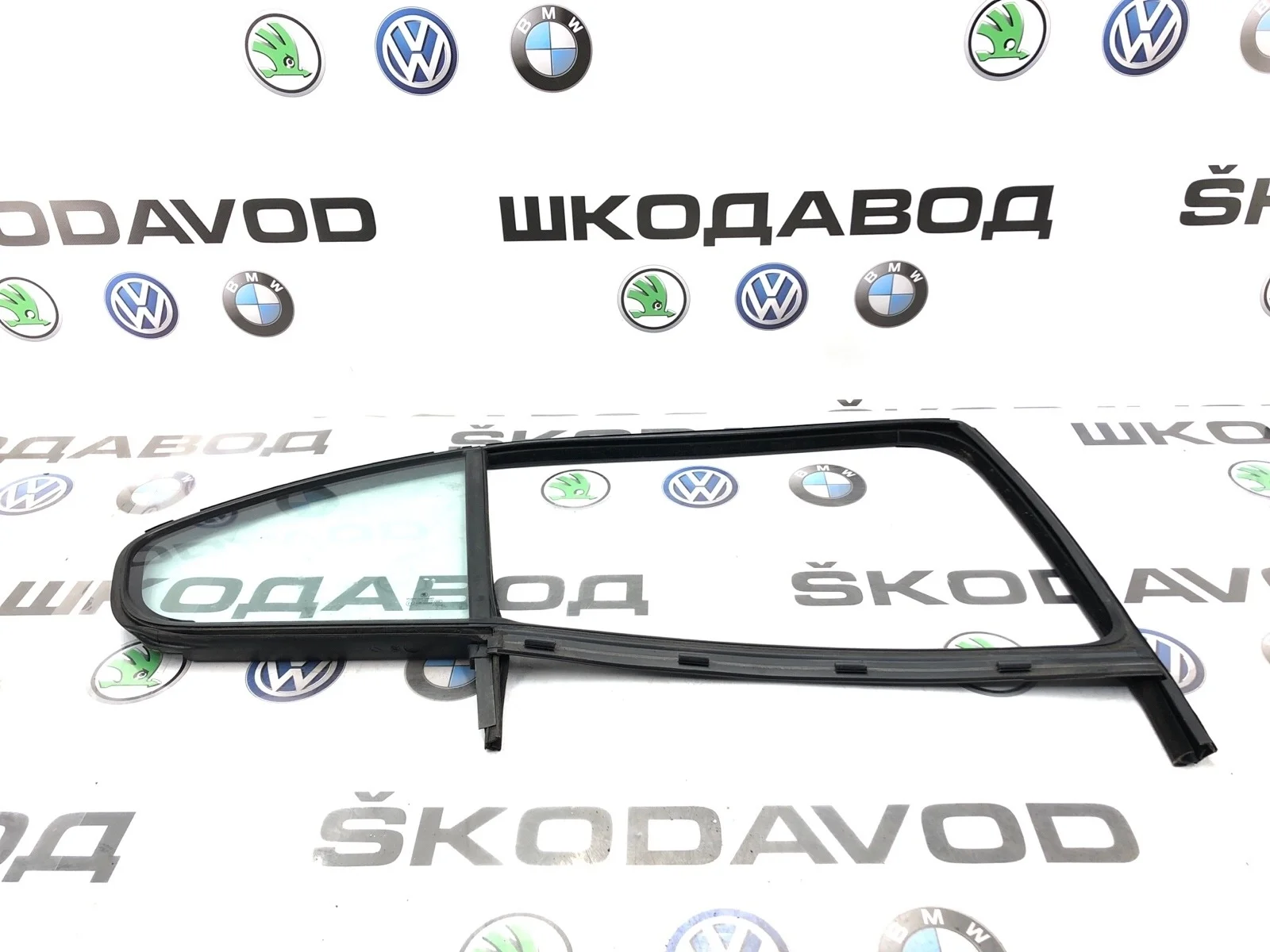 Форточка двери Skoda Octavia 2010 1Z5845210D A5 (1Z) 1.4 CAXA, задняя правая