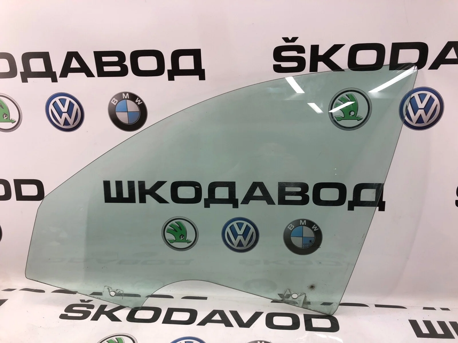 Стекло двери Skoda Octavia 2010 1Z0845201A A5 (1Z) 1.4 CAXA, переднее левое