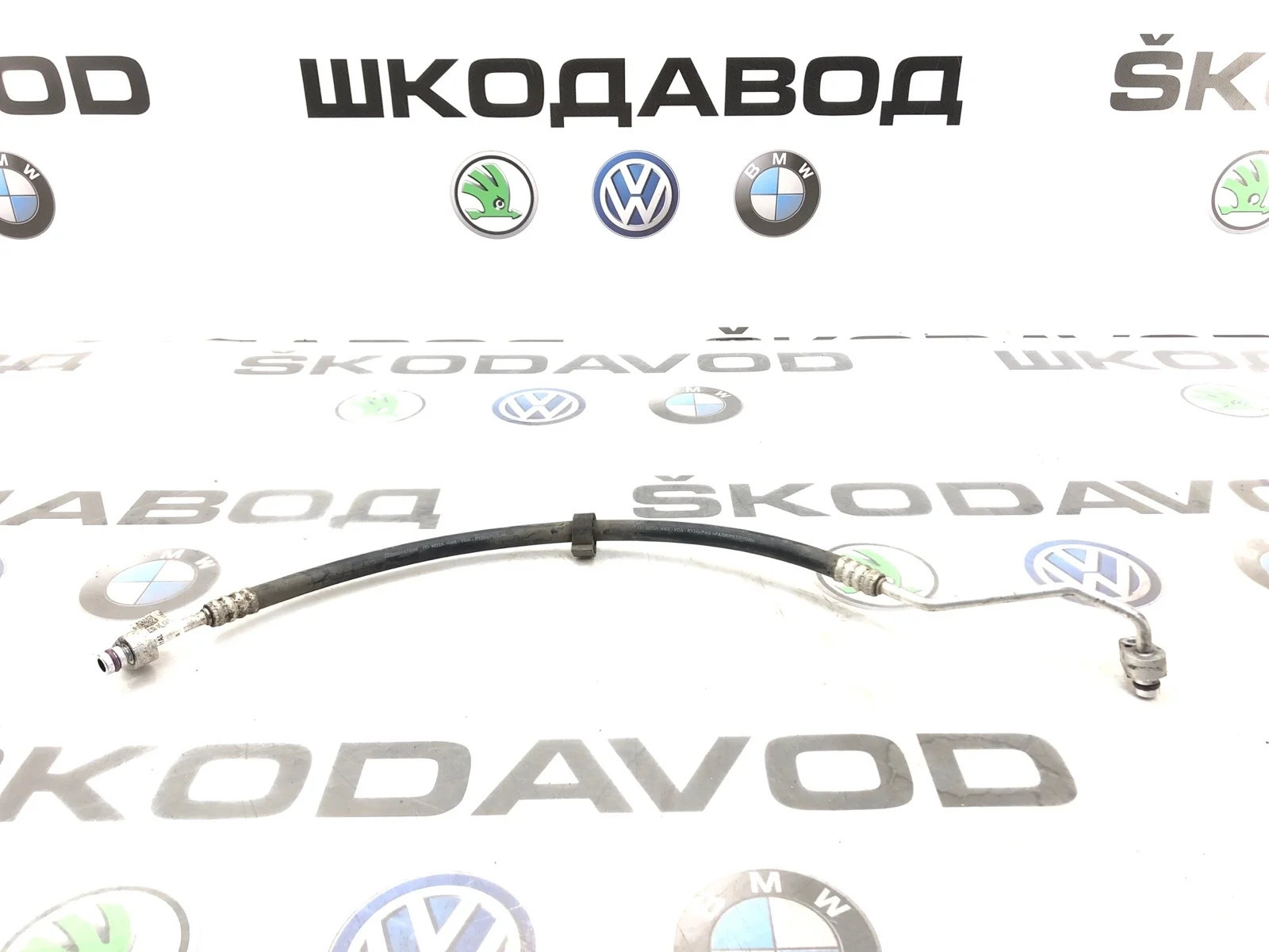 Трубка кондиционера короткая Audi A4 2016 8W0816741AL B9