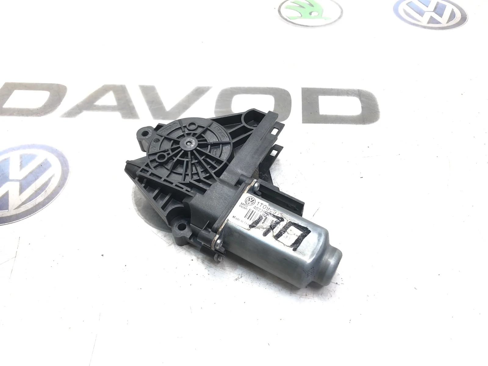 Мотор стеклоподъемника Skoda Octavia RS 2010 1T0959702S A5 (1Z) 2.0 CCZA, передний правый