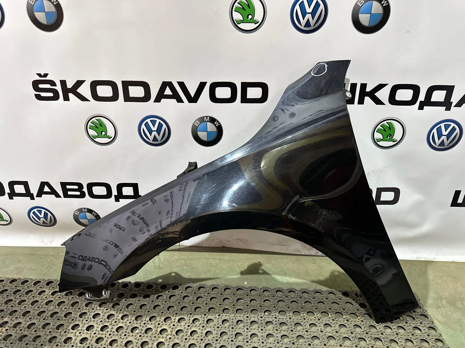 Крыло Skoda Octavia 5E0821105A A7 (5E), переднее левое