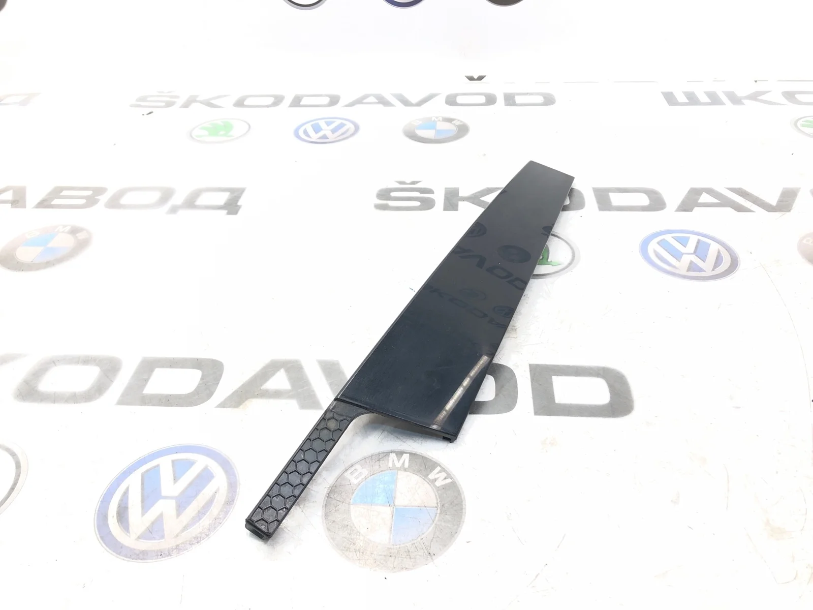 Накладка двери декоративная Skoda Octavia 5E0837901 A7 (5E), передняя левая