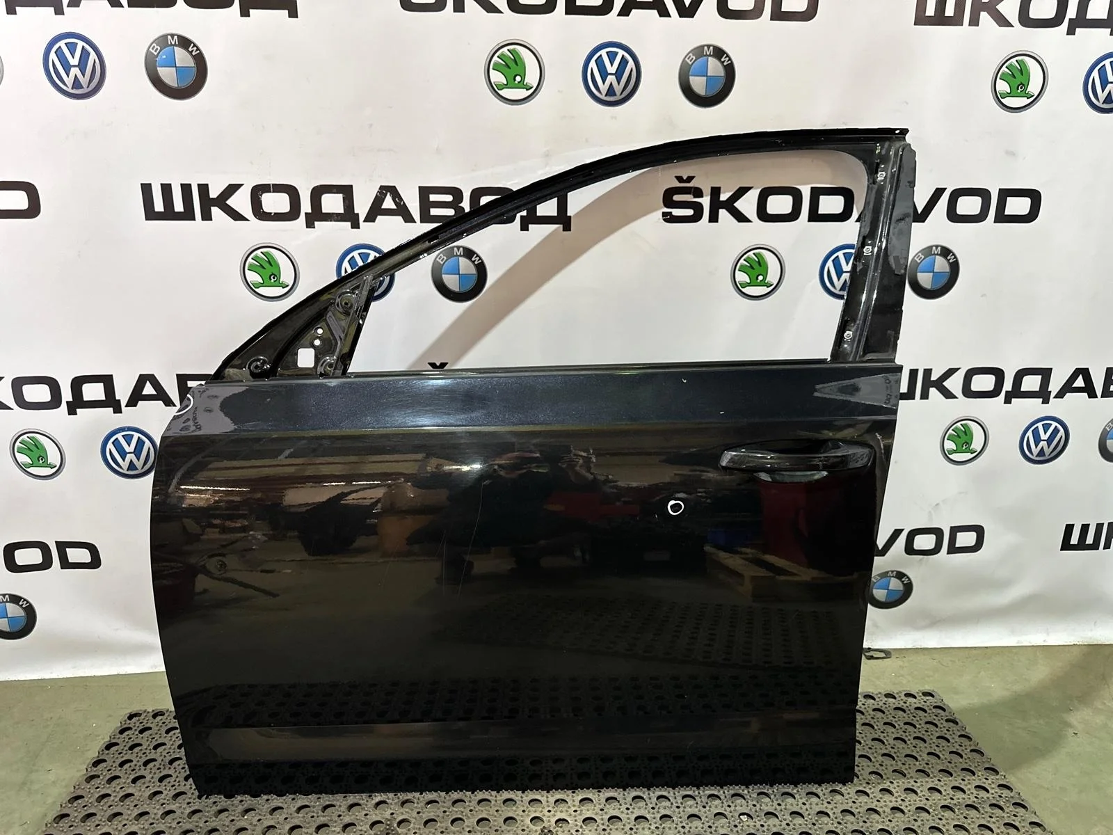 Дверь Skoda Octavia 5EU831051A A7 (5E), передняя левая