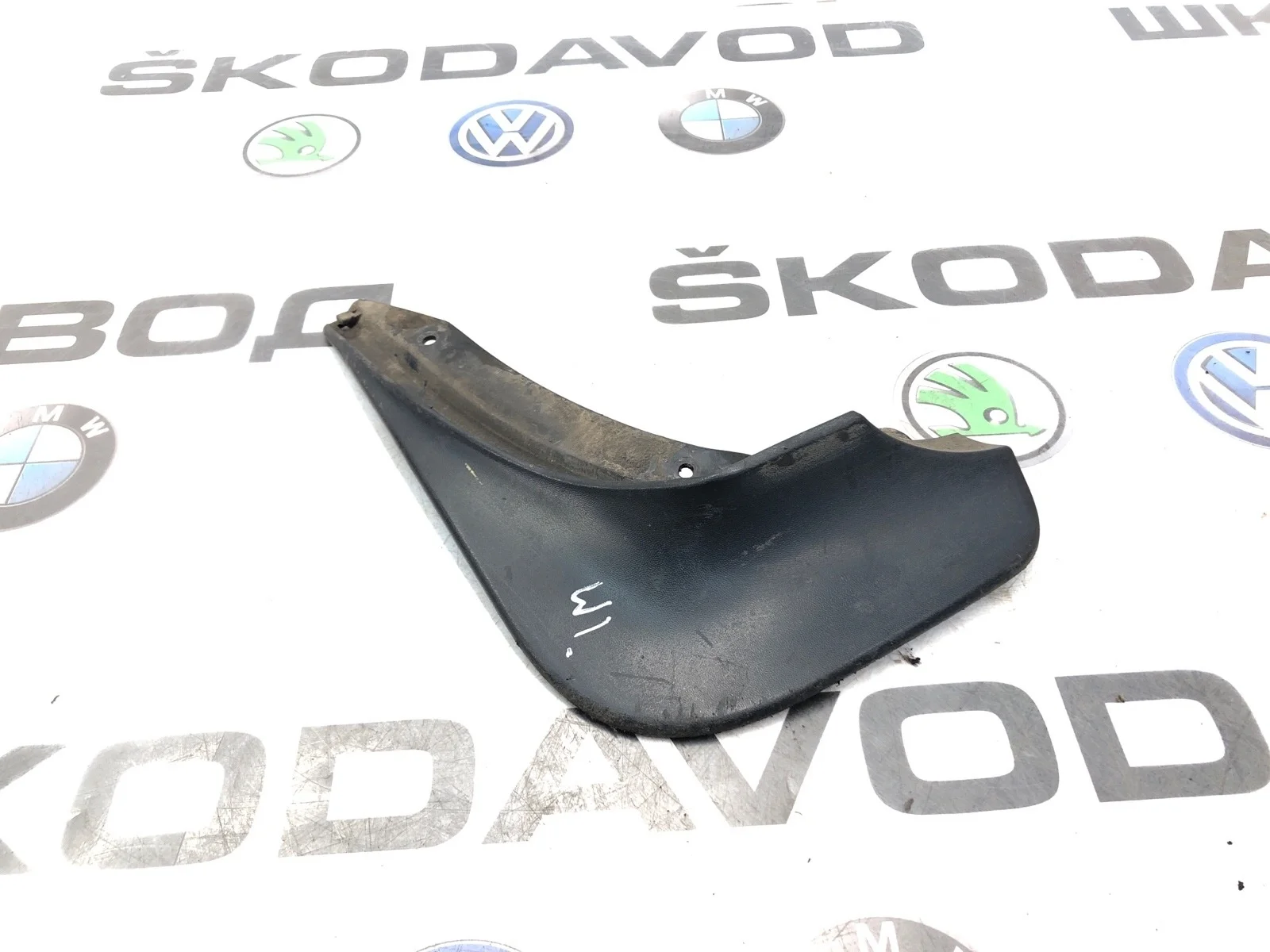 Брызговик Skoda Octavia 5E08218219B9 A7 (5E), задний левый