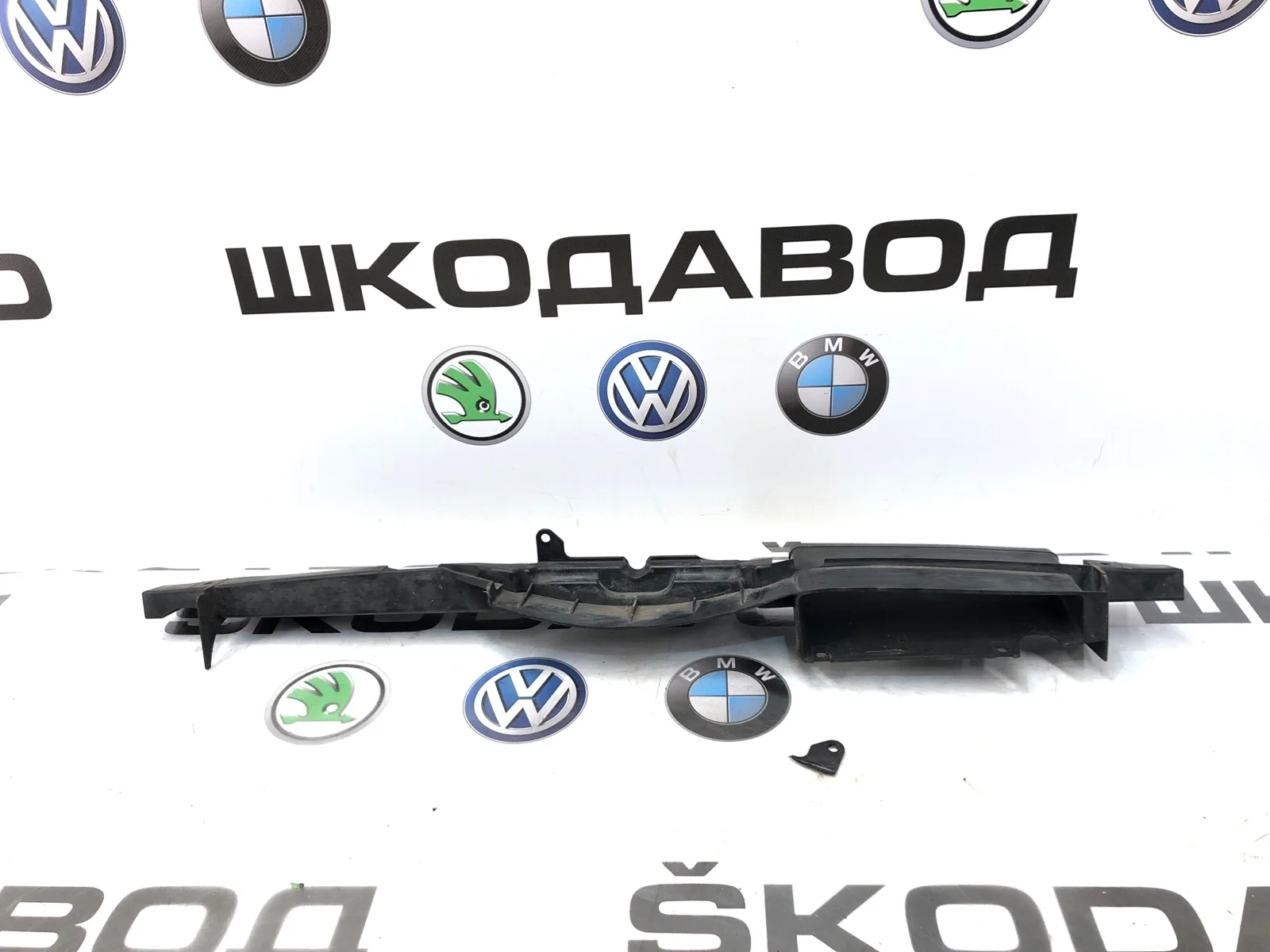 Воздухозаборник Skoda Octavia RS 1Z0121285F A5 (1Z) 2.0 CEGA