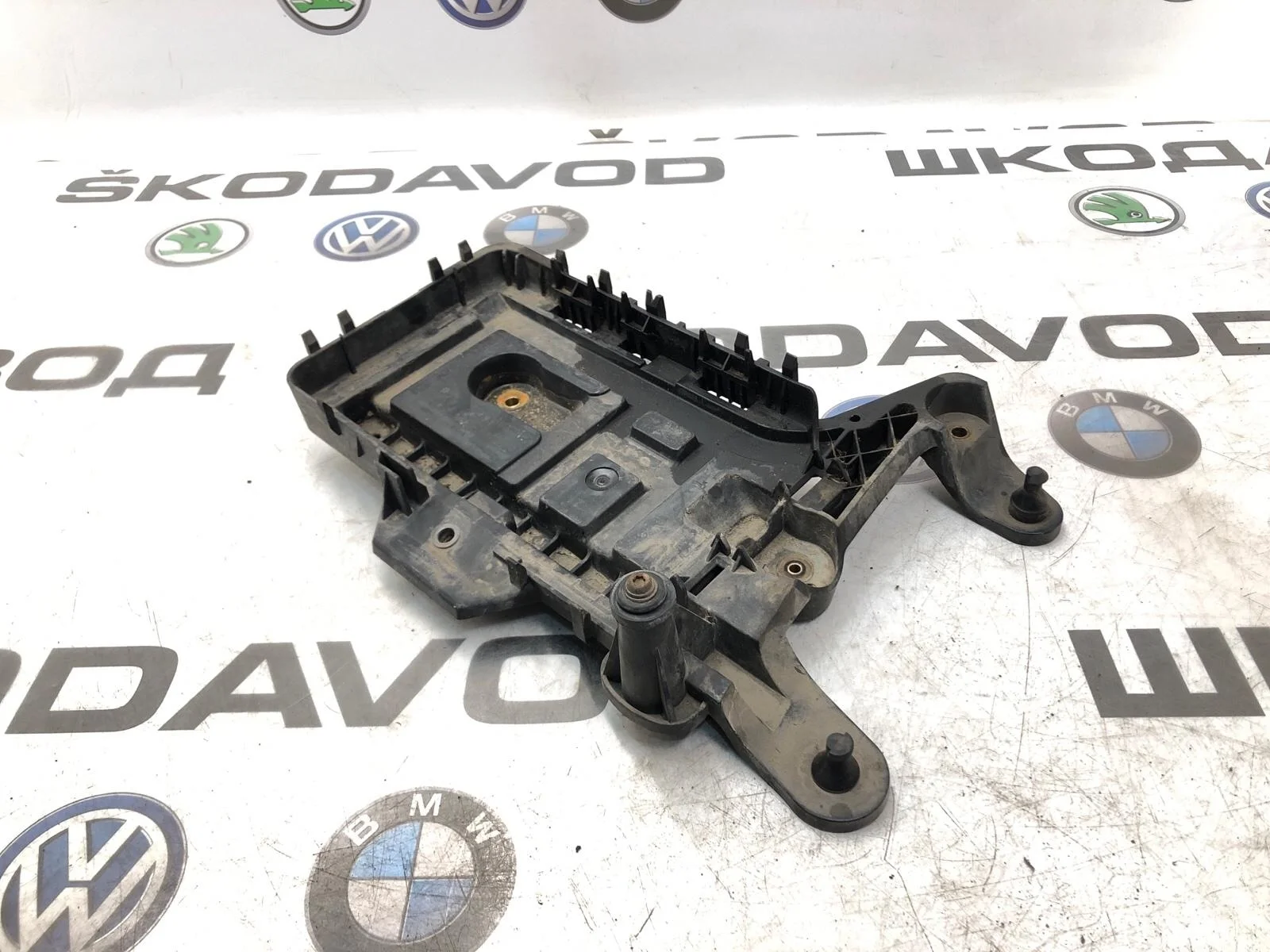 Площадка аккумулятора (АКБ) Skoda Octavia RS 1K0915333H A5 (1Z) 2.0 CEGA