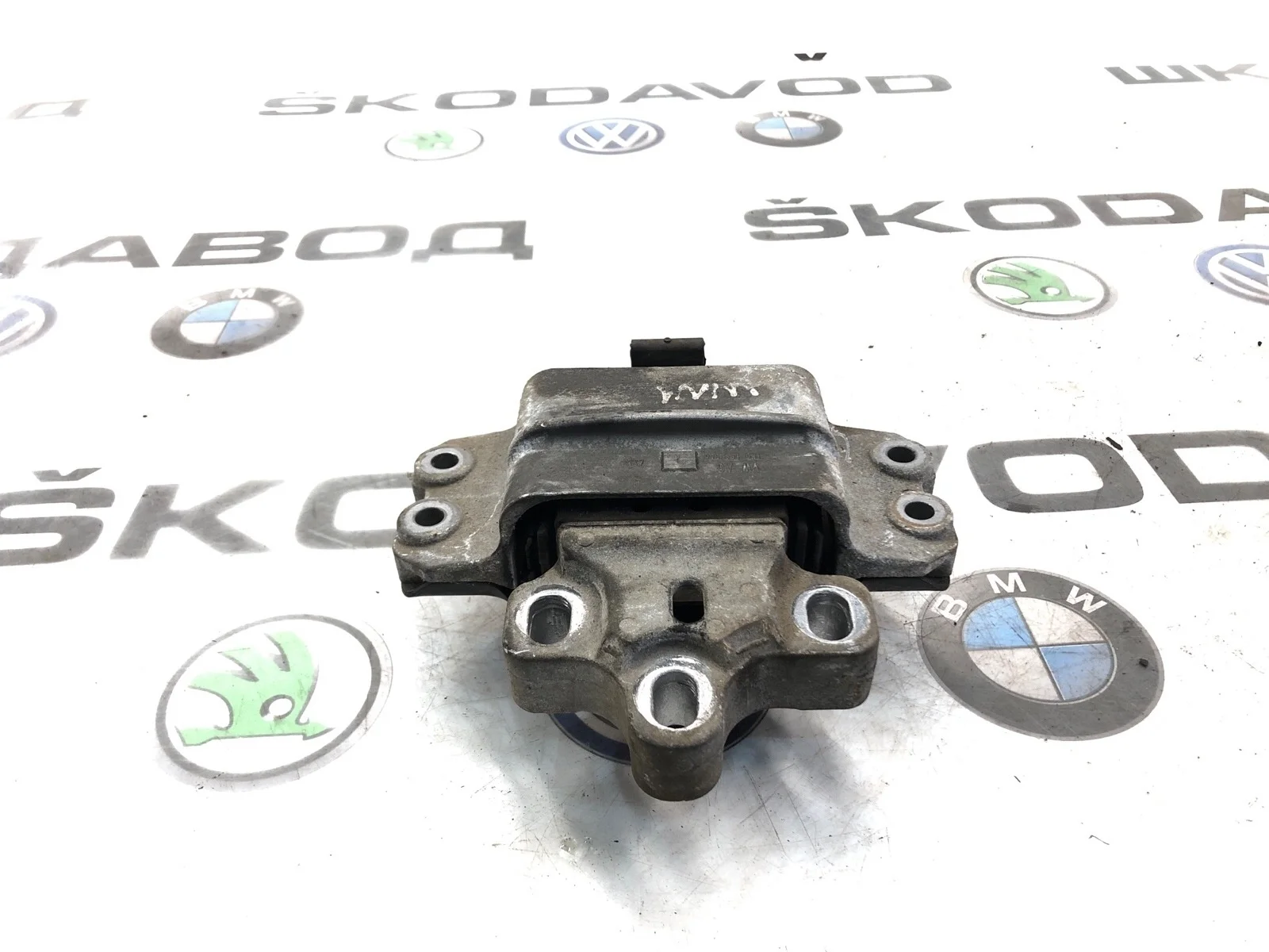 Опора МКПП Skoda Octavia RS 1K0199555T A5 (1Z) 2.0 CEGA, левая