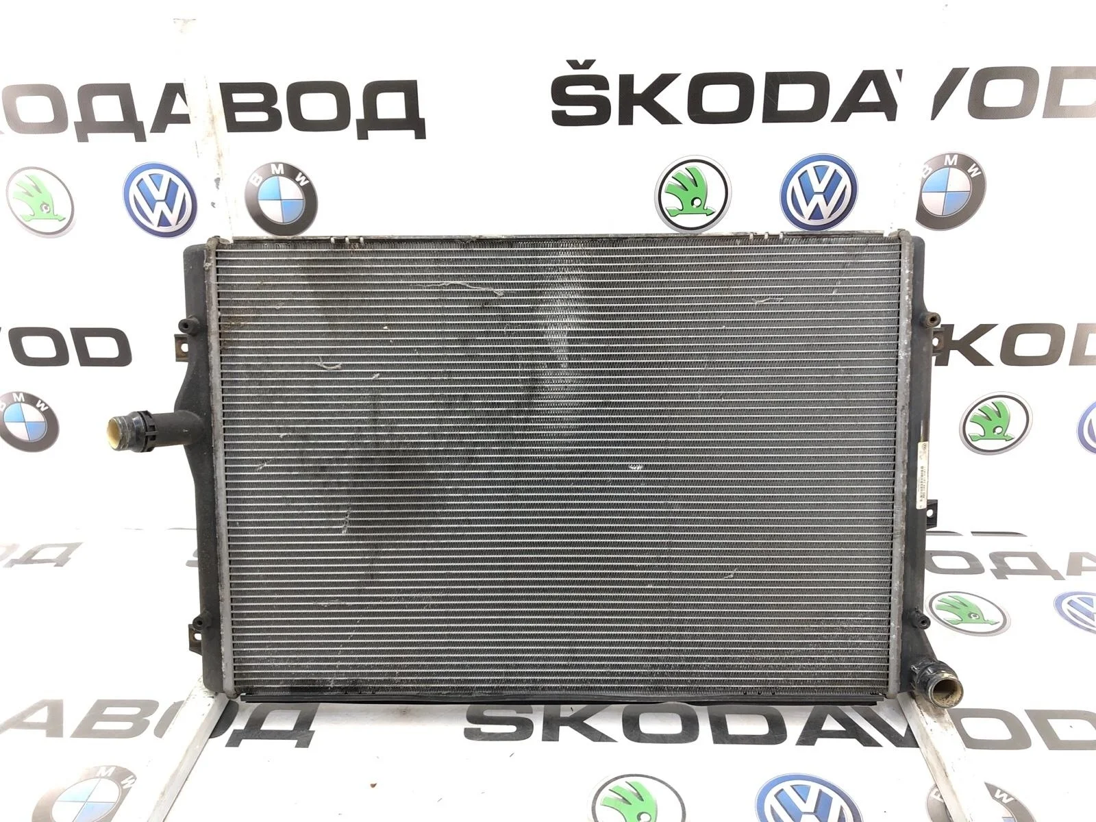 Радиатор охлаждения двигателя Skoda Yeti 2009 1K0121251DM 5L 2.0 CBDB