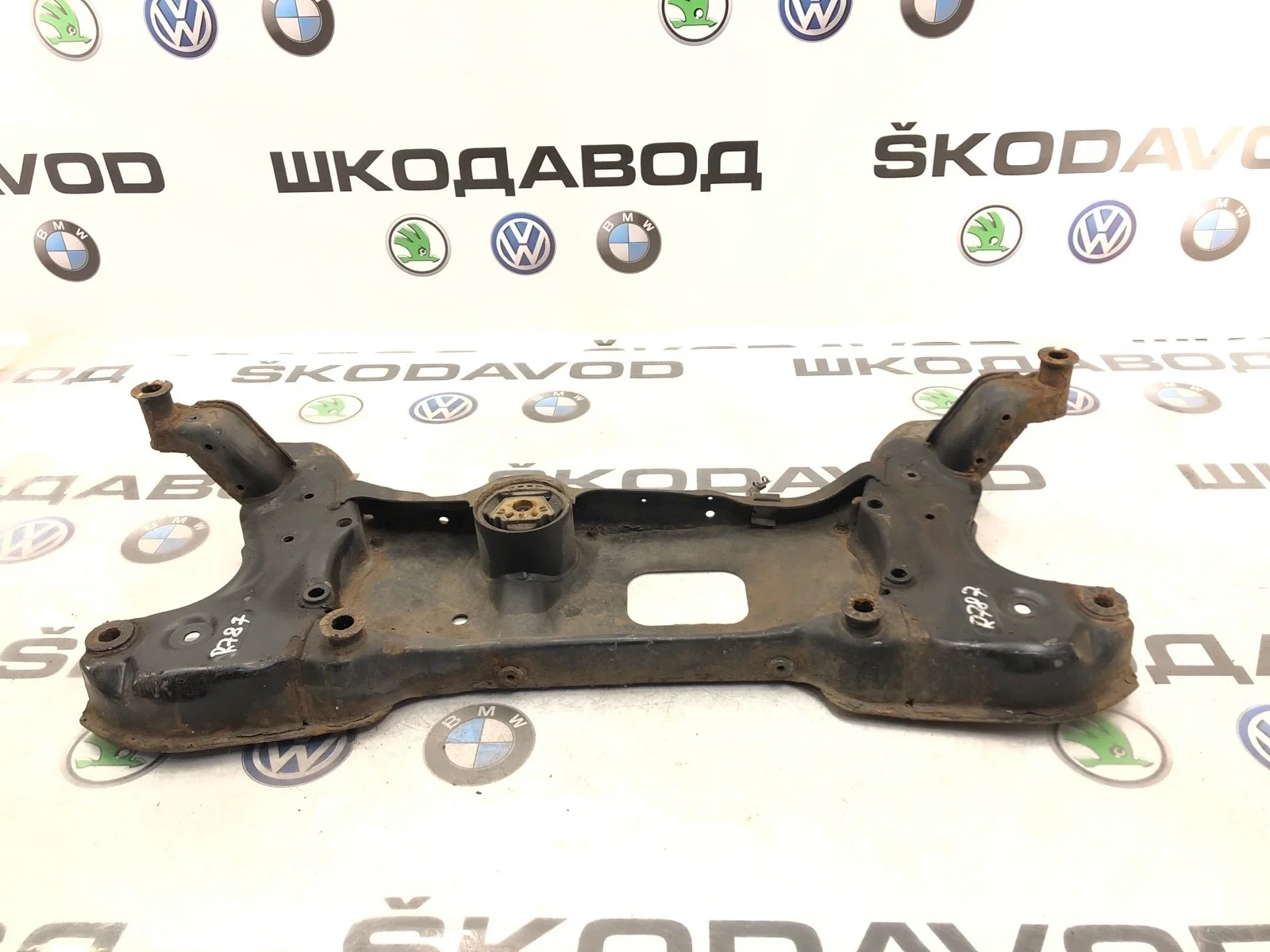 Подрамник Skoda Yeti 2010 1K0199313AQ 5L 2.0 CFHF, передний