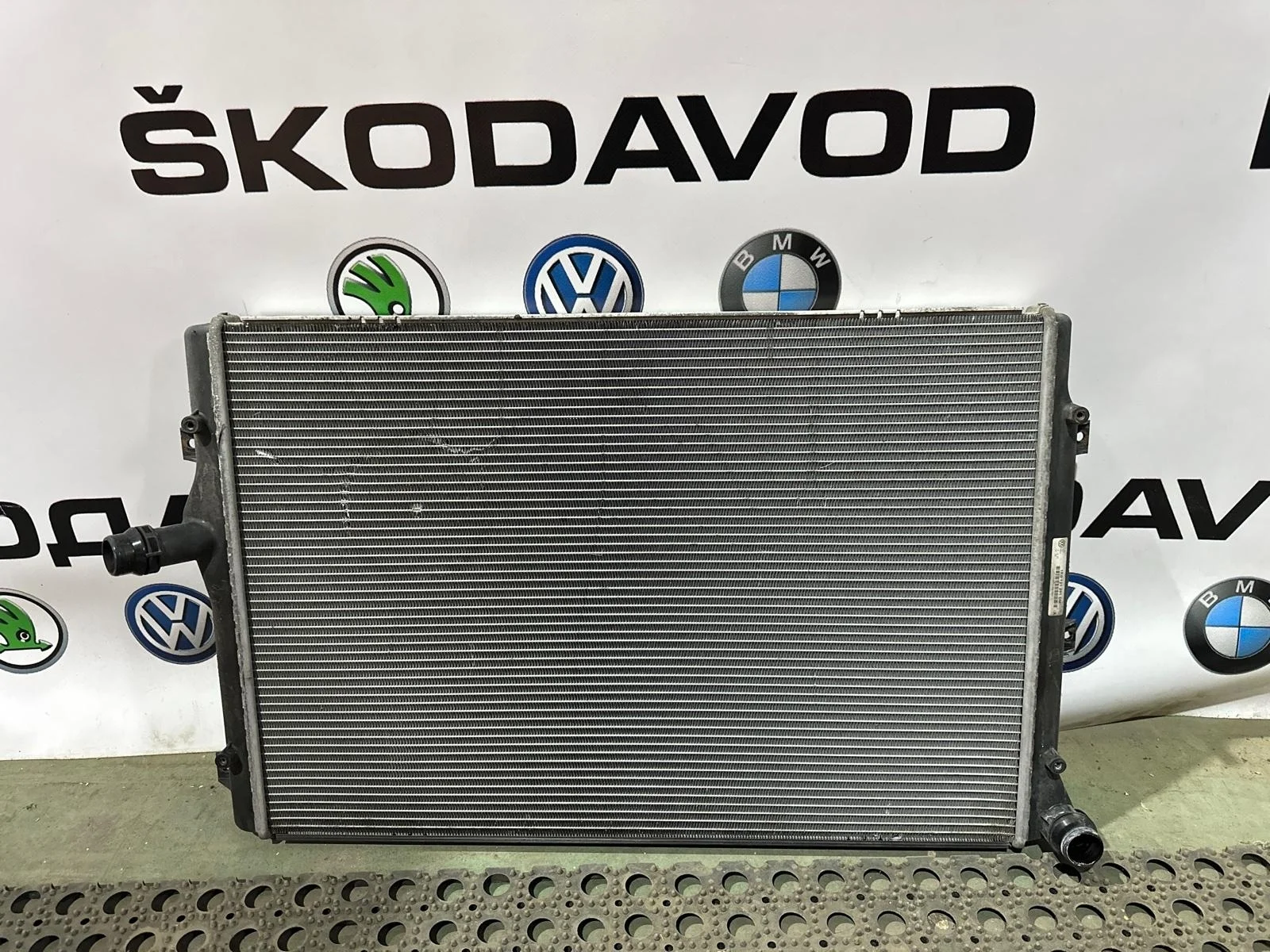 Радиатор охлаждения двигателя Skoda Yeti 2010 1K0121251DM 5L 2.0 CFHF