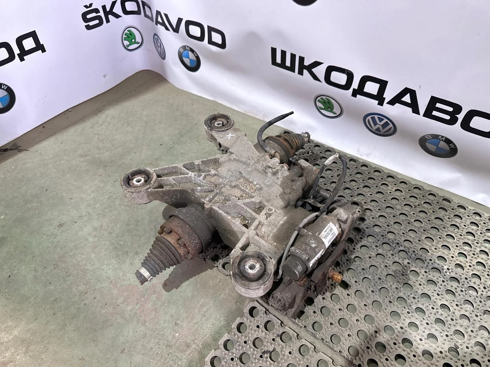 Редуктор Skoda Yeti 2010 0BR525010B 5L 2.0 CFHF, задний