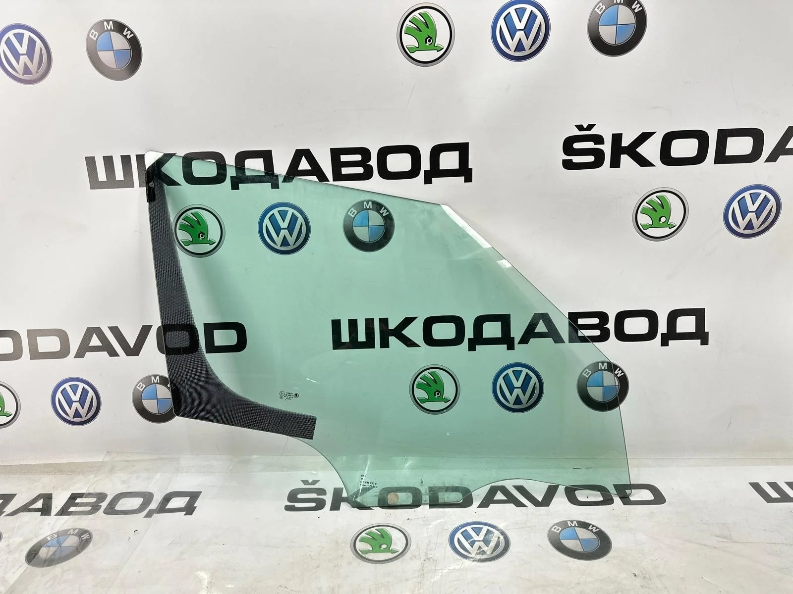 Стекло двери Skoda Yeti 2009 5L0845022C 5L 1.8 CDAB, переднее правое