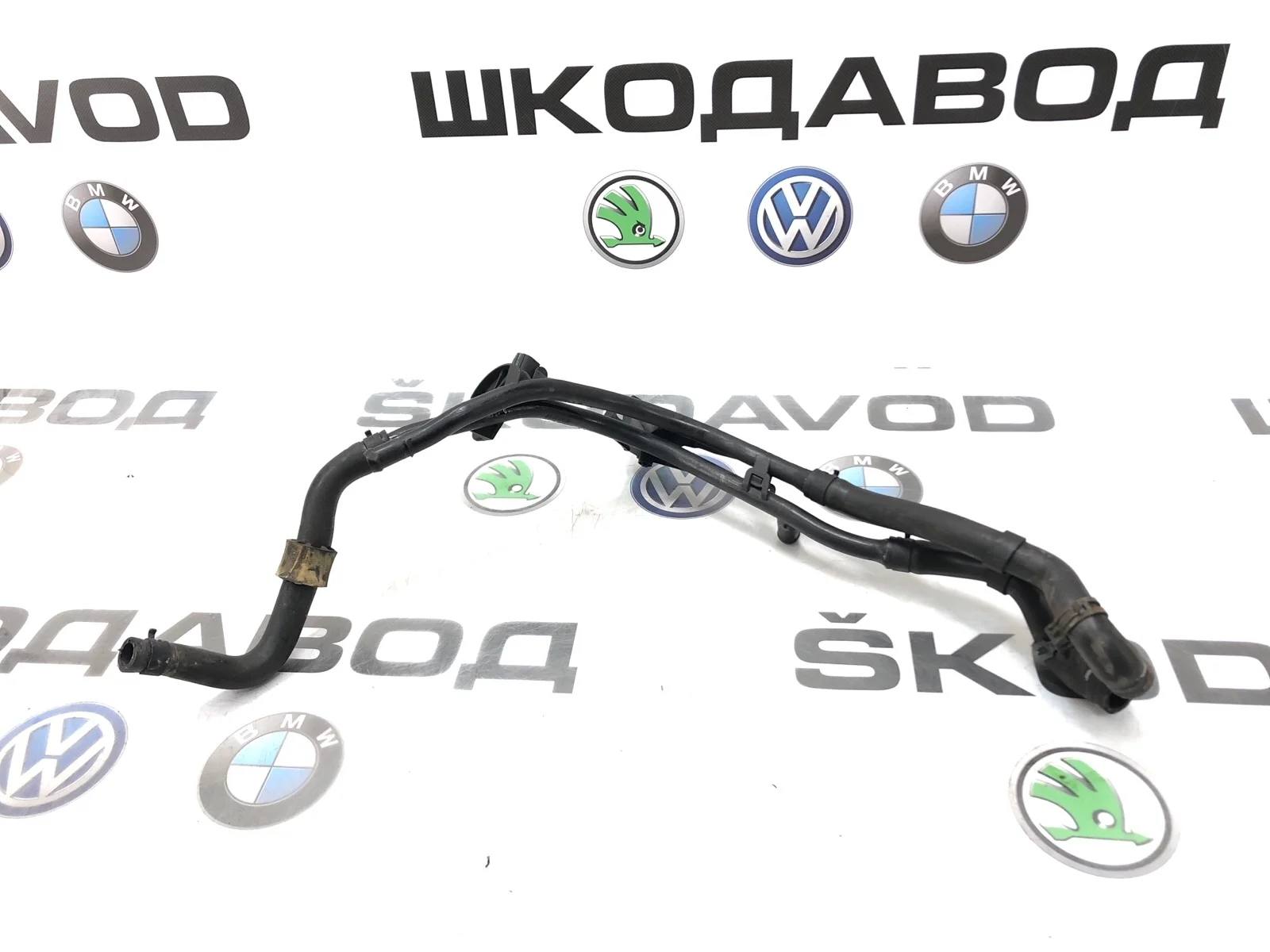 Трубка системы охлаждения Skoda Octavia RS 2010 1K0121070BD A5 (1Z) 2.0 CCZA