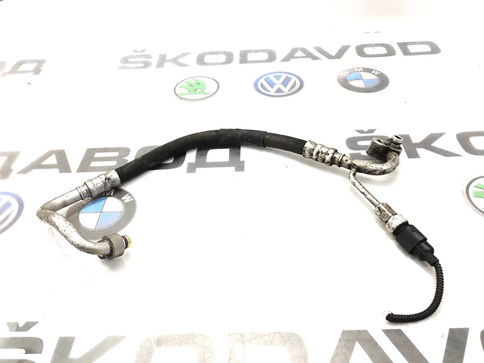 Трубка кондиционера с датчиком Skoda Yeti 2010 1K0820721CA 5L 2.0 CFHF