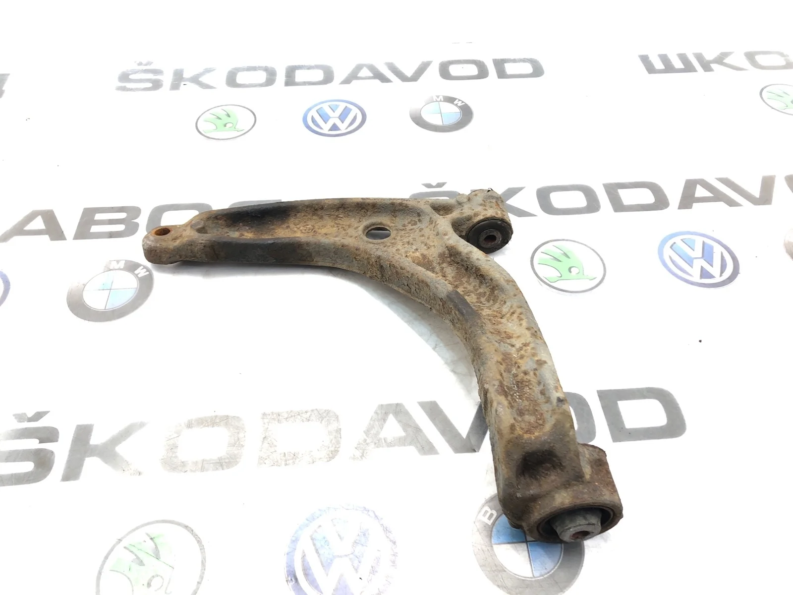 Рычаг подвески Volkswagen Transporter 2006 7H0407151F T5 2.5 BNZ, передний левый