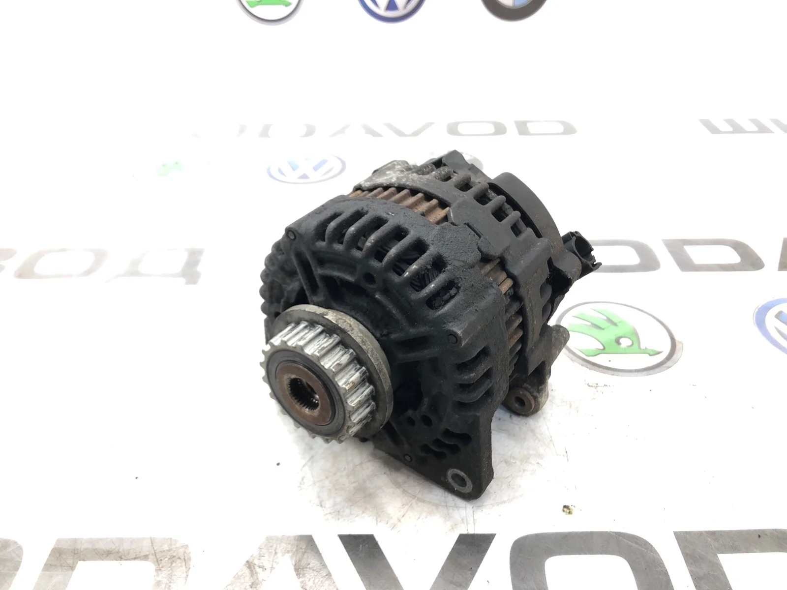 Генератор Volkswagen Transporter 2006 070903024F T5 2.5 BNZ
